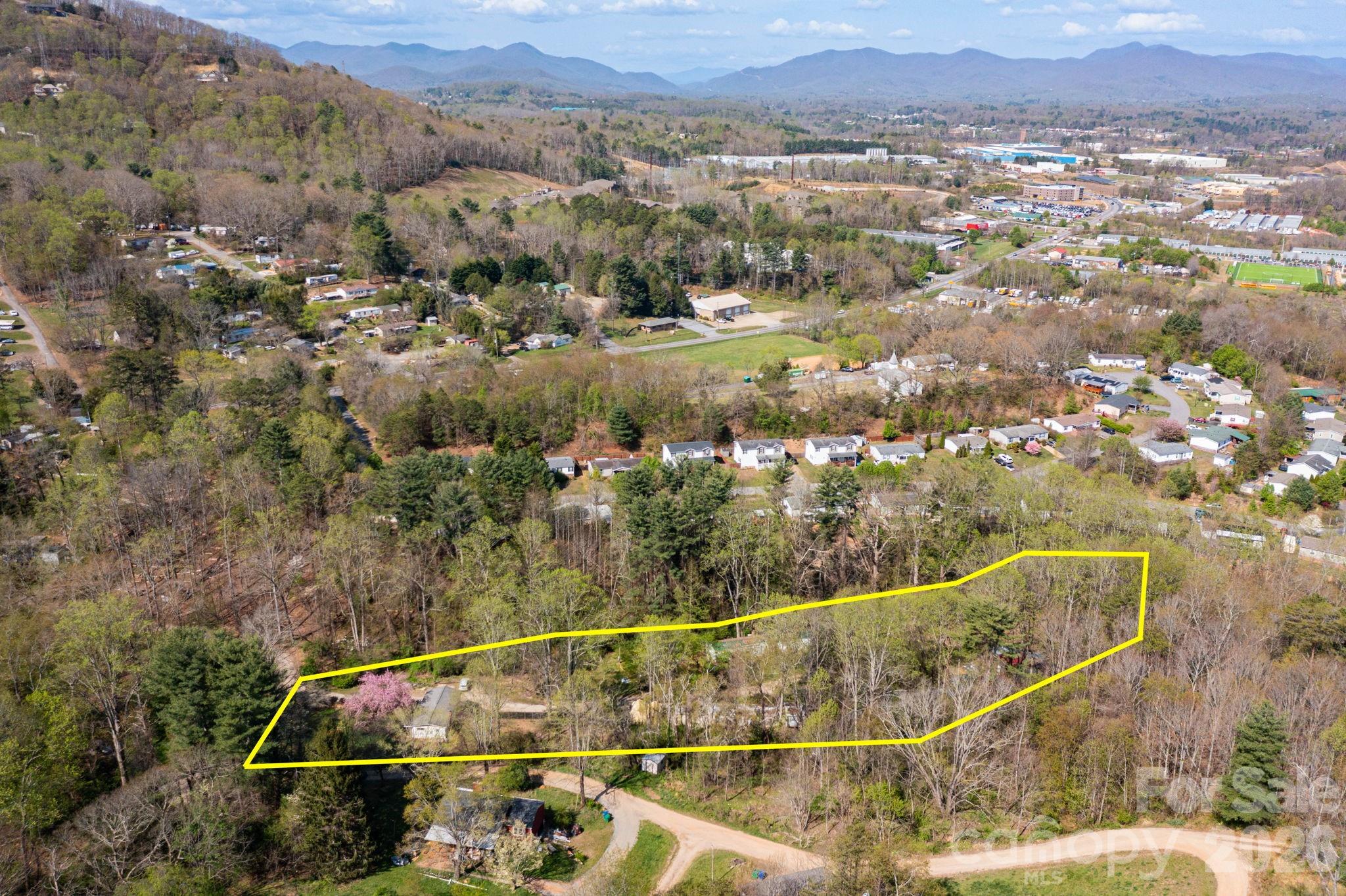 135 Sardis Drive — Asheville