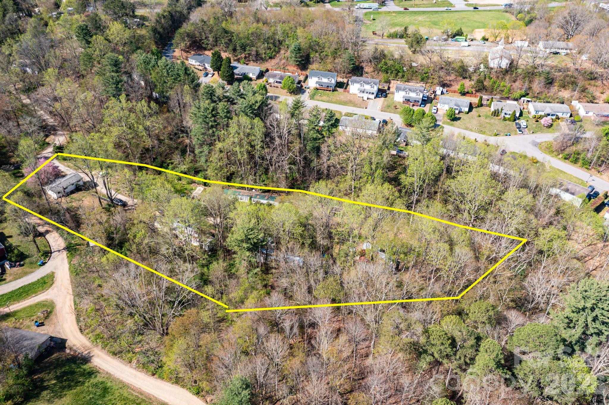 135 Sardis Drive — Asheville