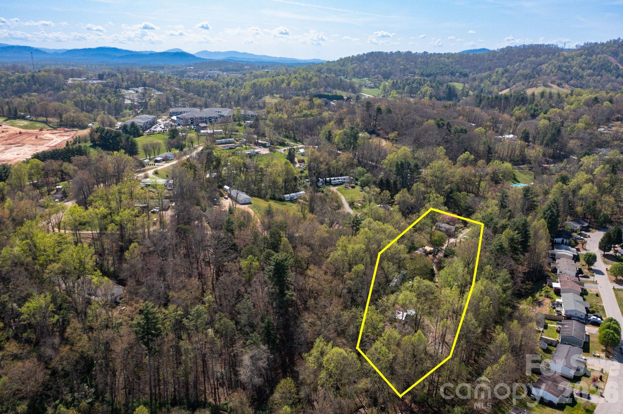 135 Sardis Drive — Asheville