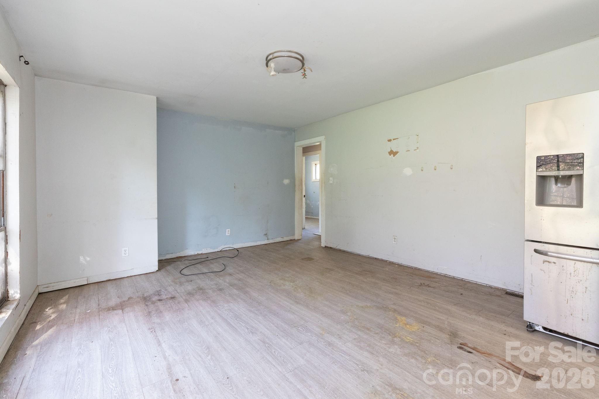 135 Sardis Drive — Asheville