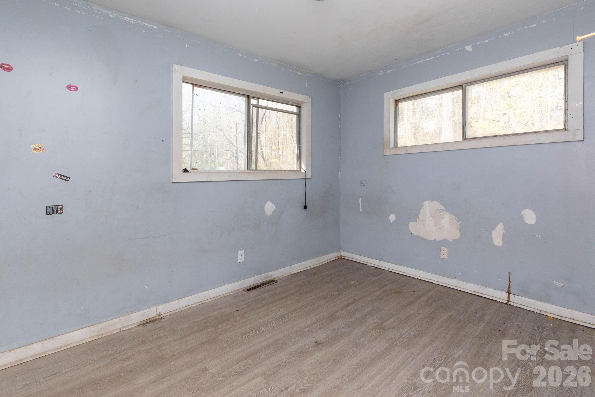 135 Sardis Drive — Asheville