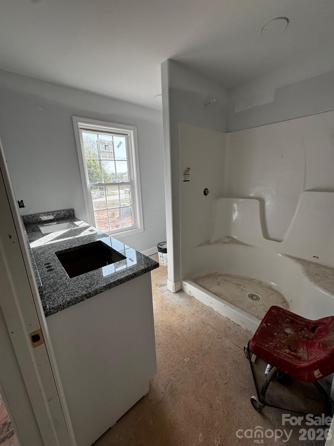 3526 Dorothys Lane — Newton