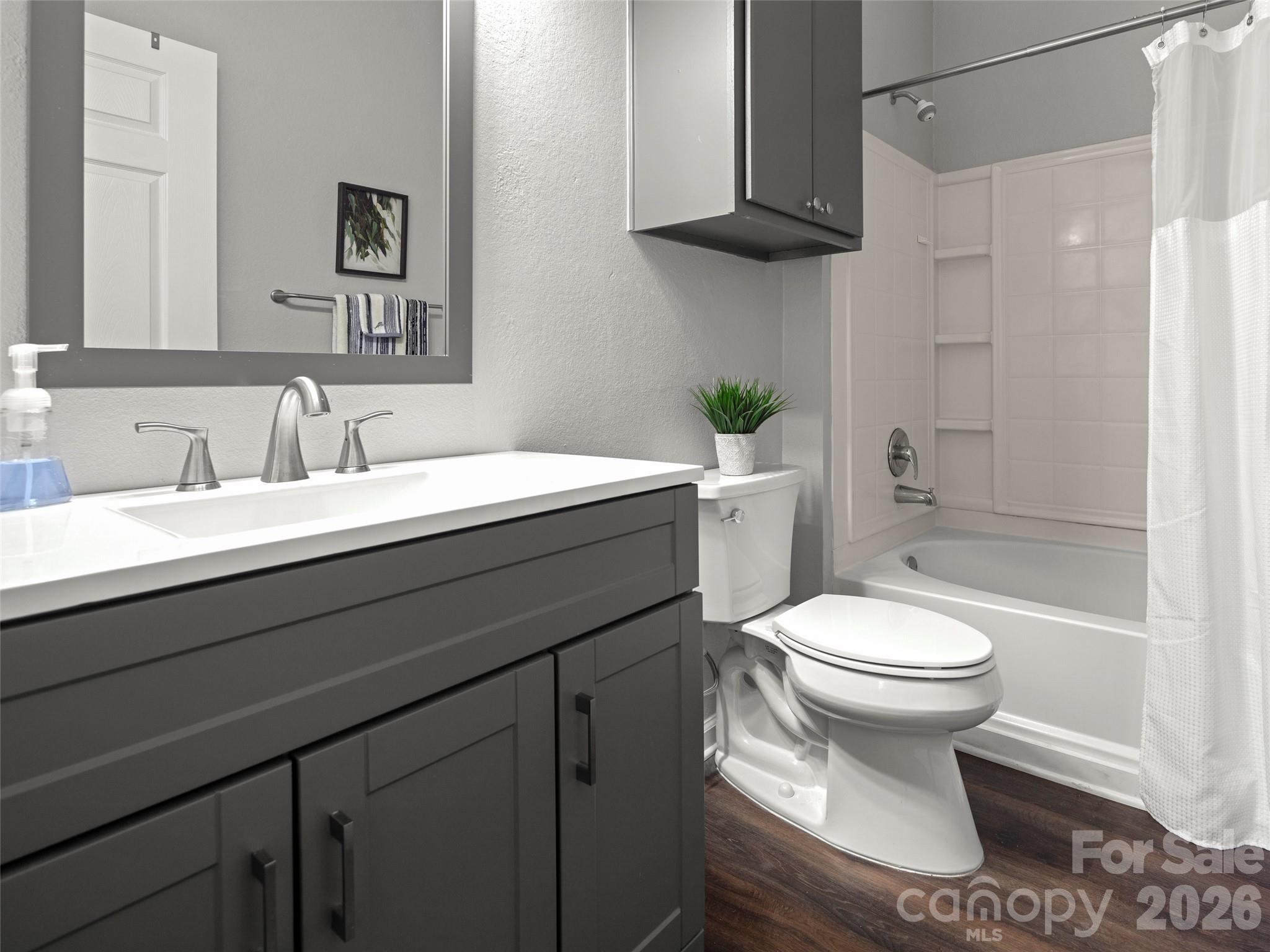 900 Vista Lake Drive #208 — Candler
