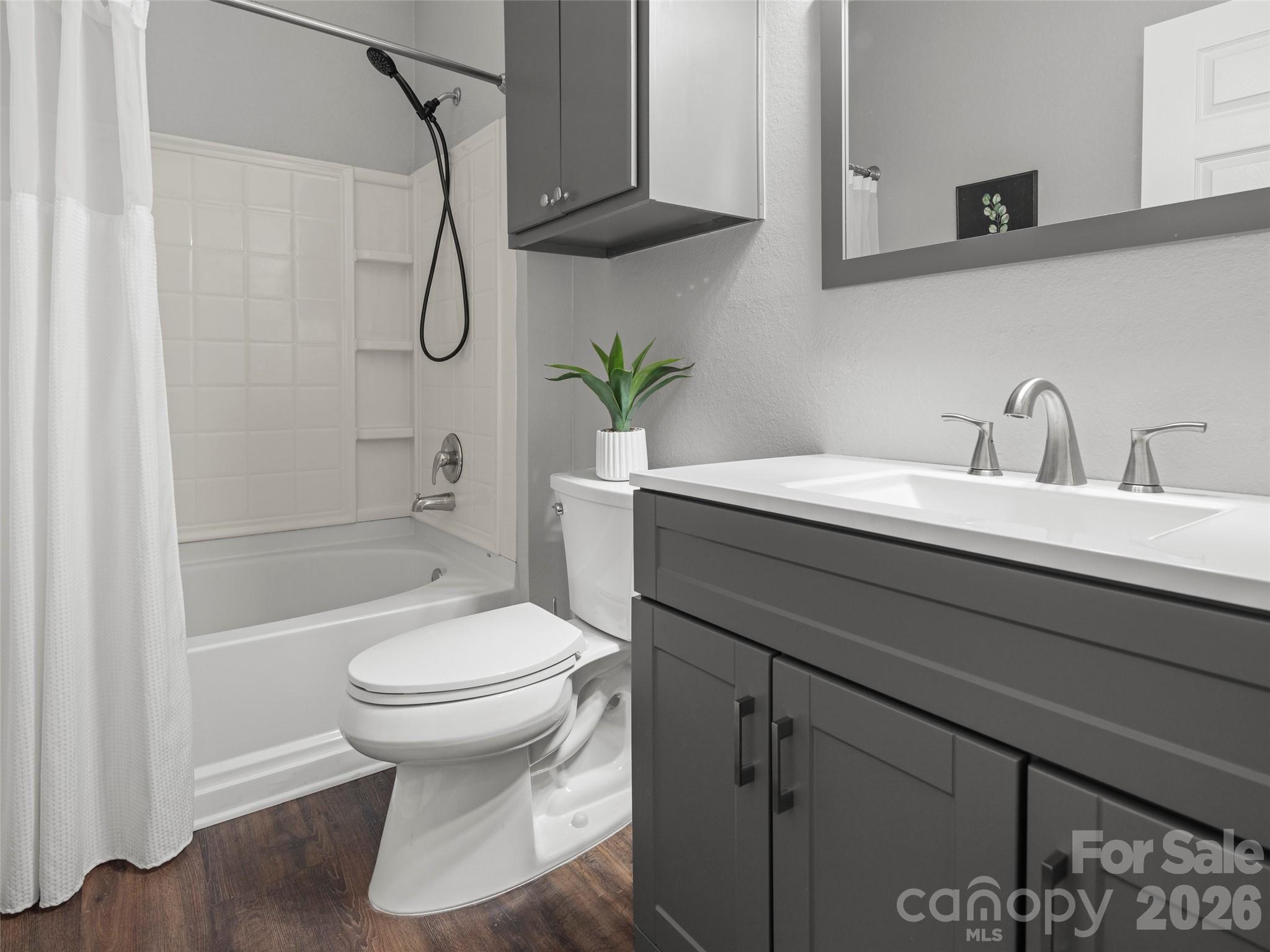 900 Vista Lake Drive #208 — Candler