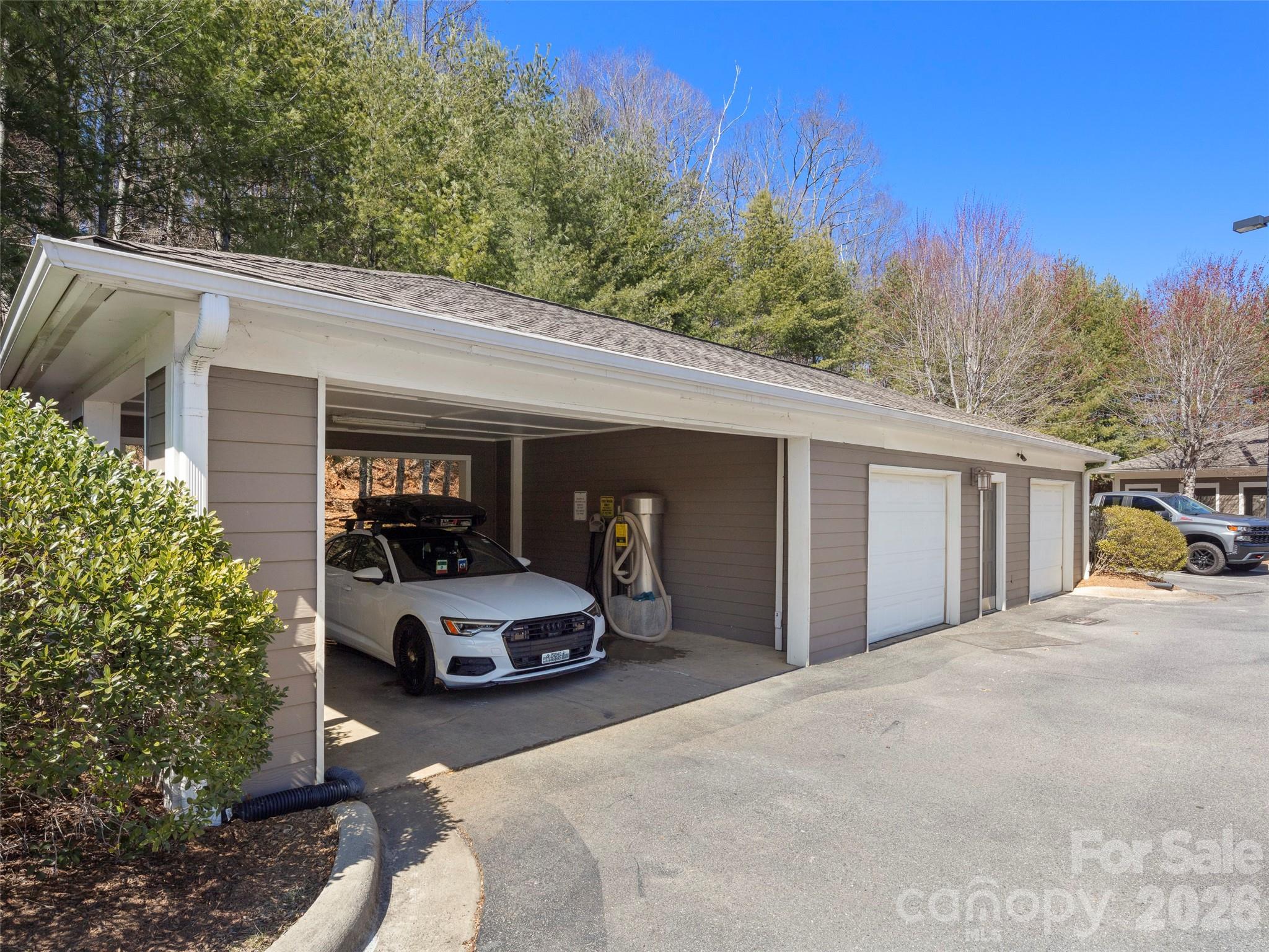 900 Vista Lake Drive #208 — Candler
