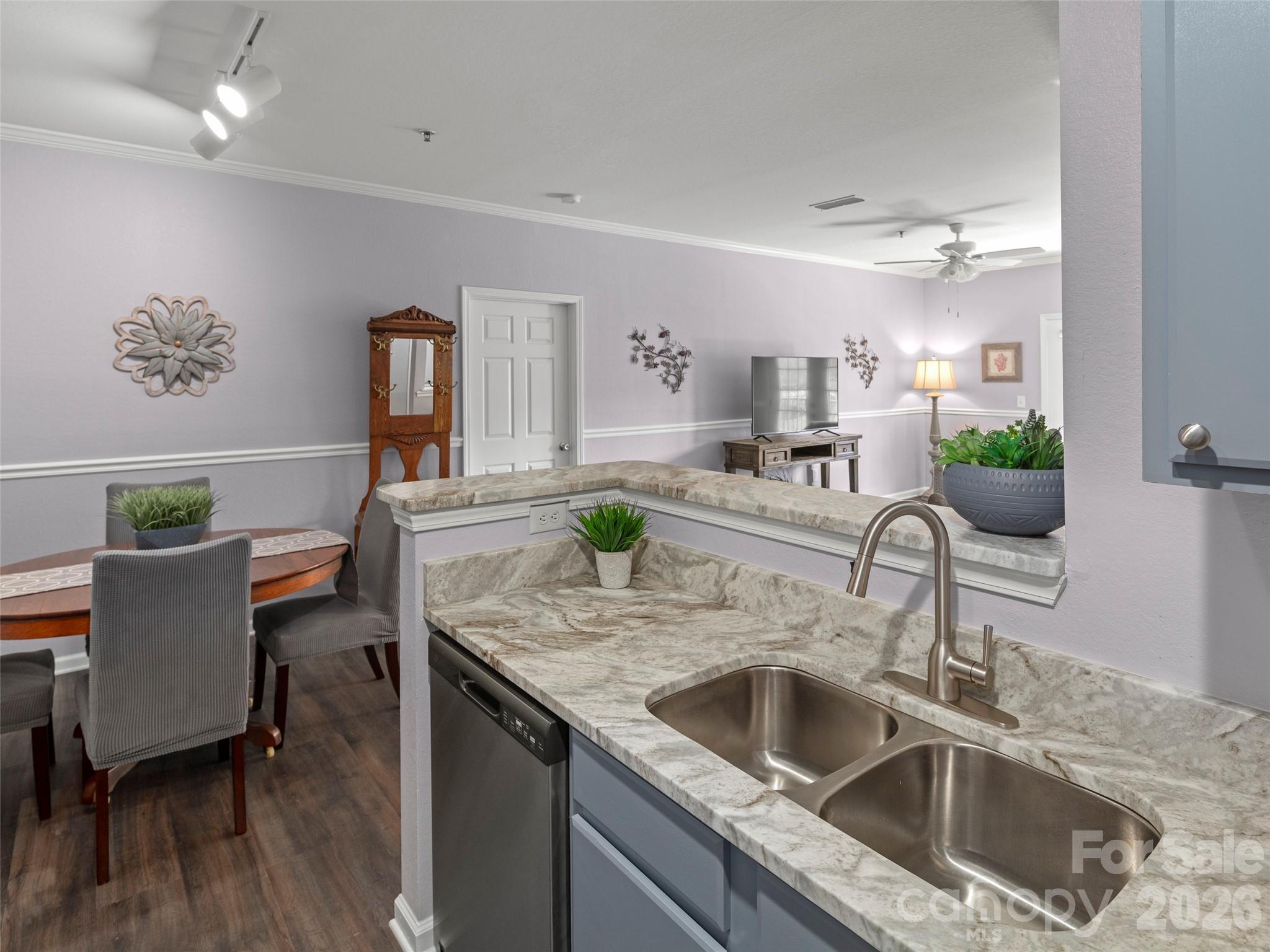 900 Vista Lake Drive #208 — Candler