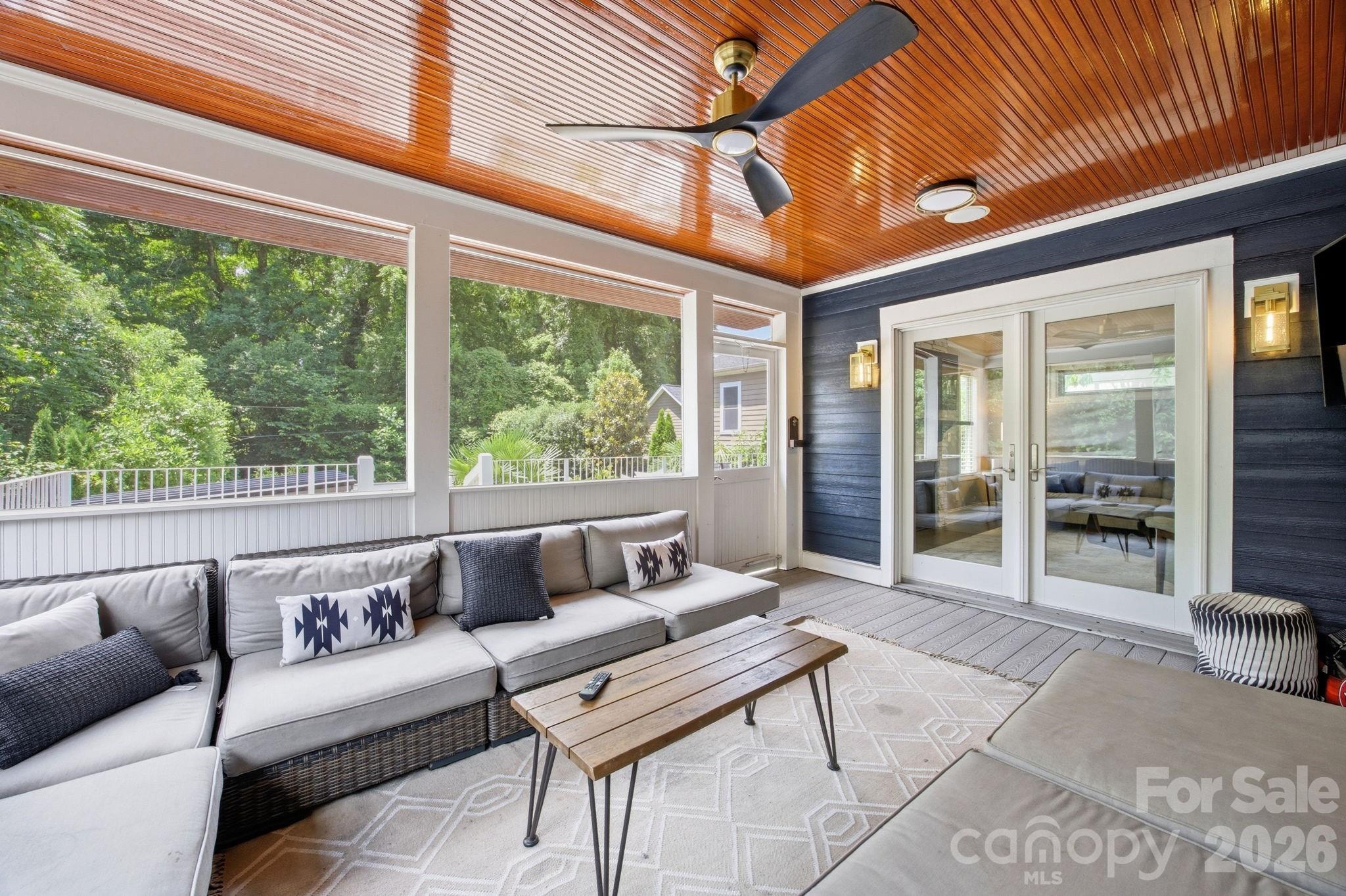 3220 Commonwealth Avenue — Charlotte