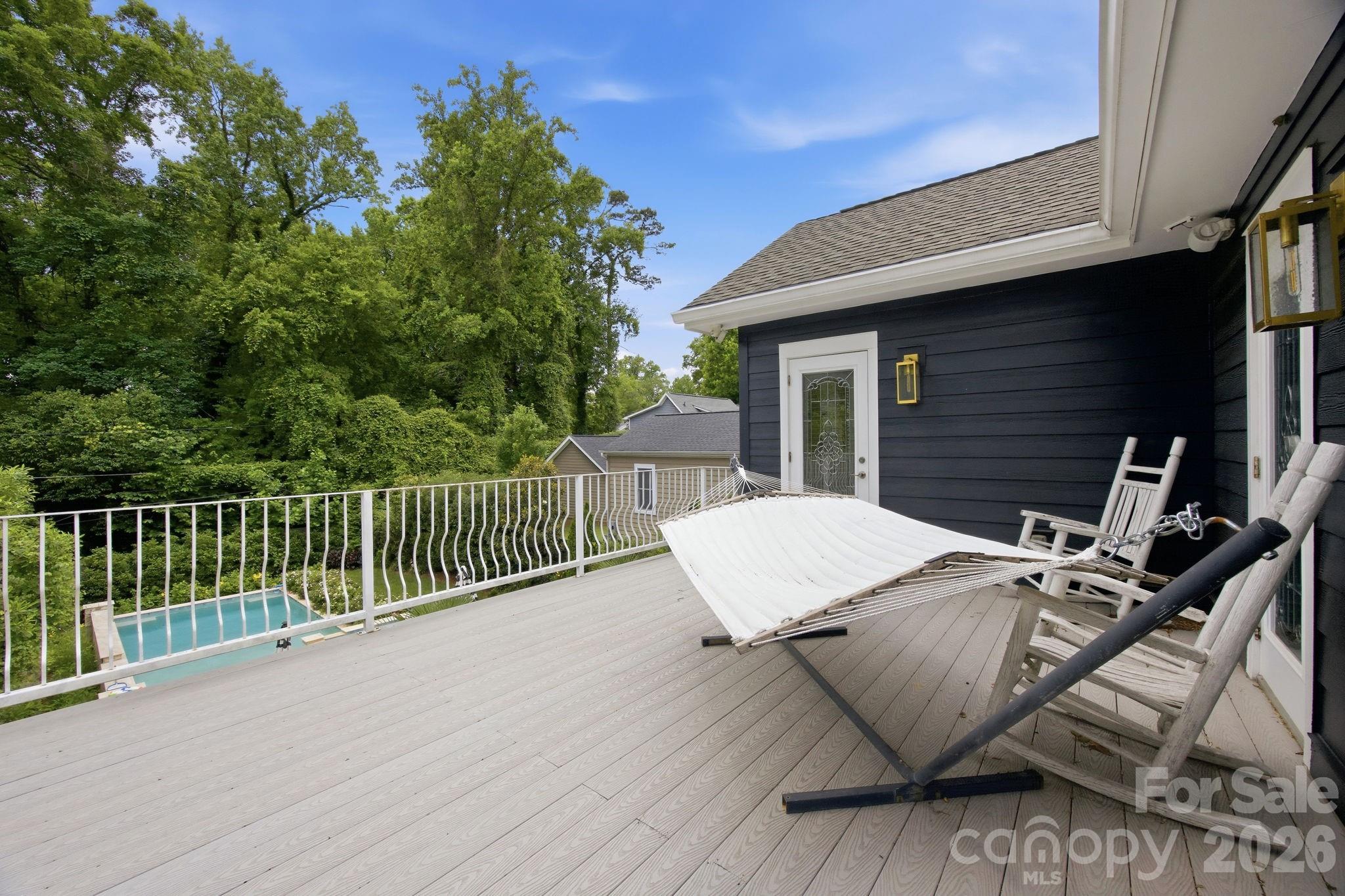 3220 Commonwealth Avenue — Charlotte