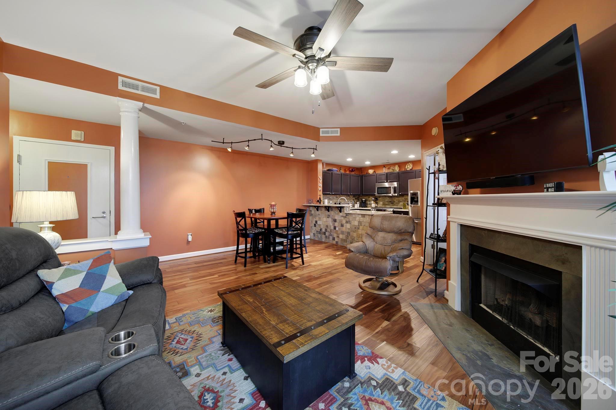 718 W Trade Street #803 — Charlotte
