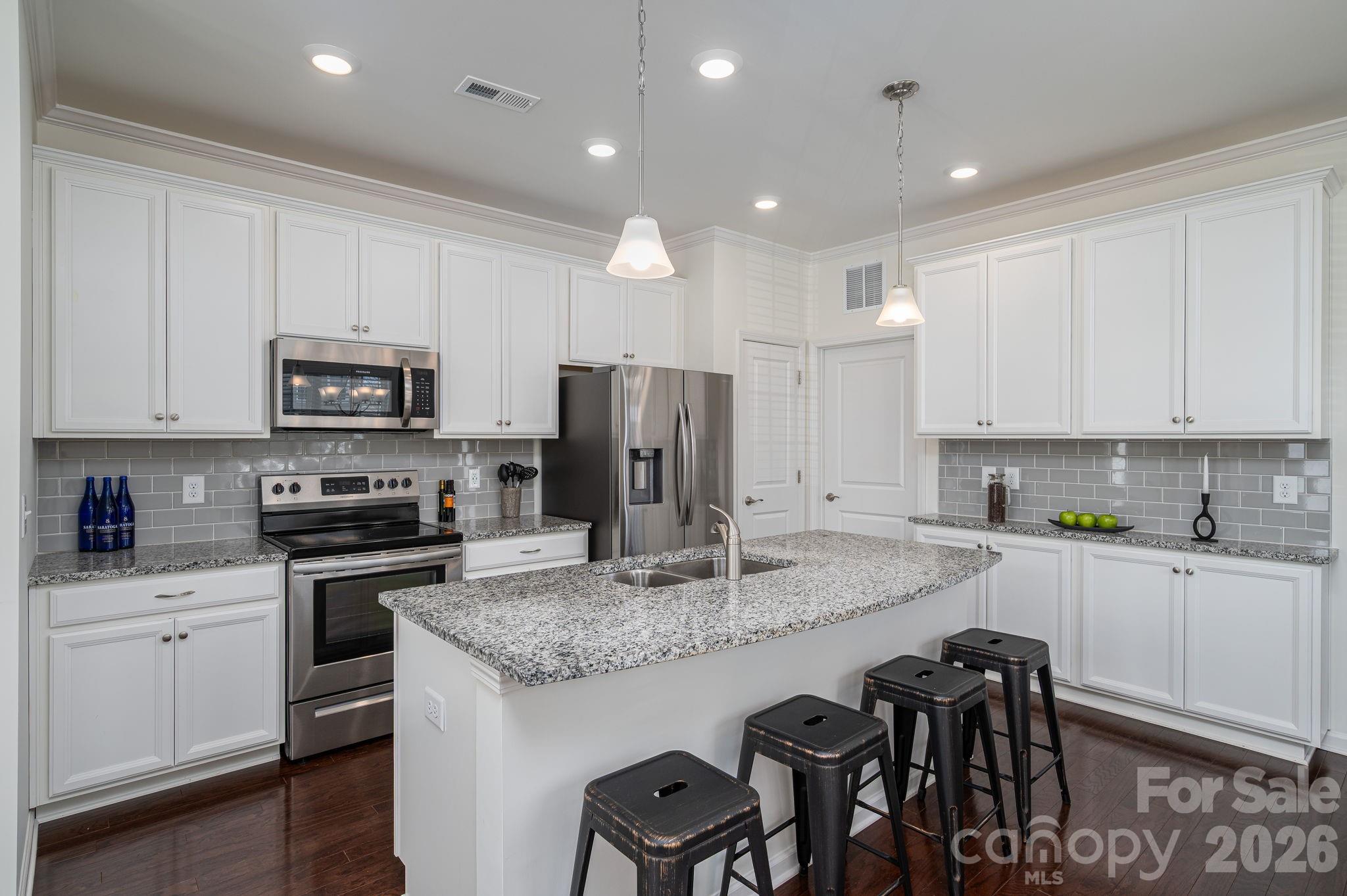 780 River Park Road — Belmont