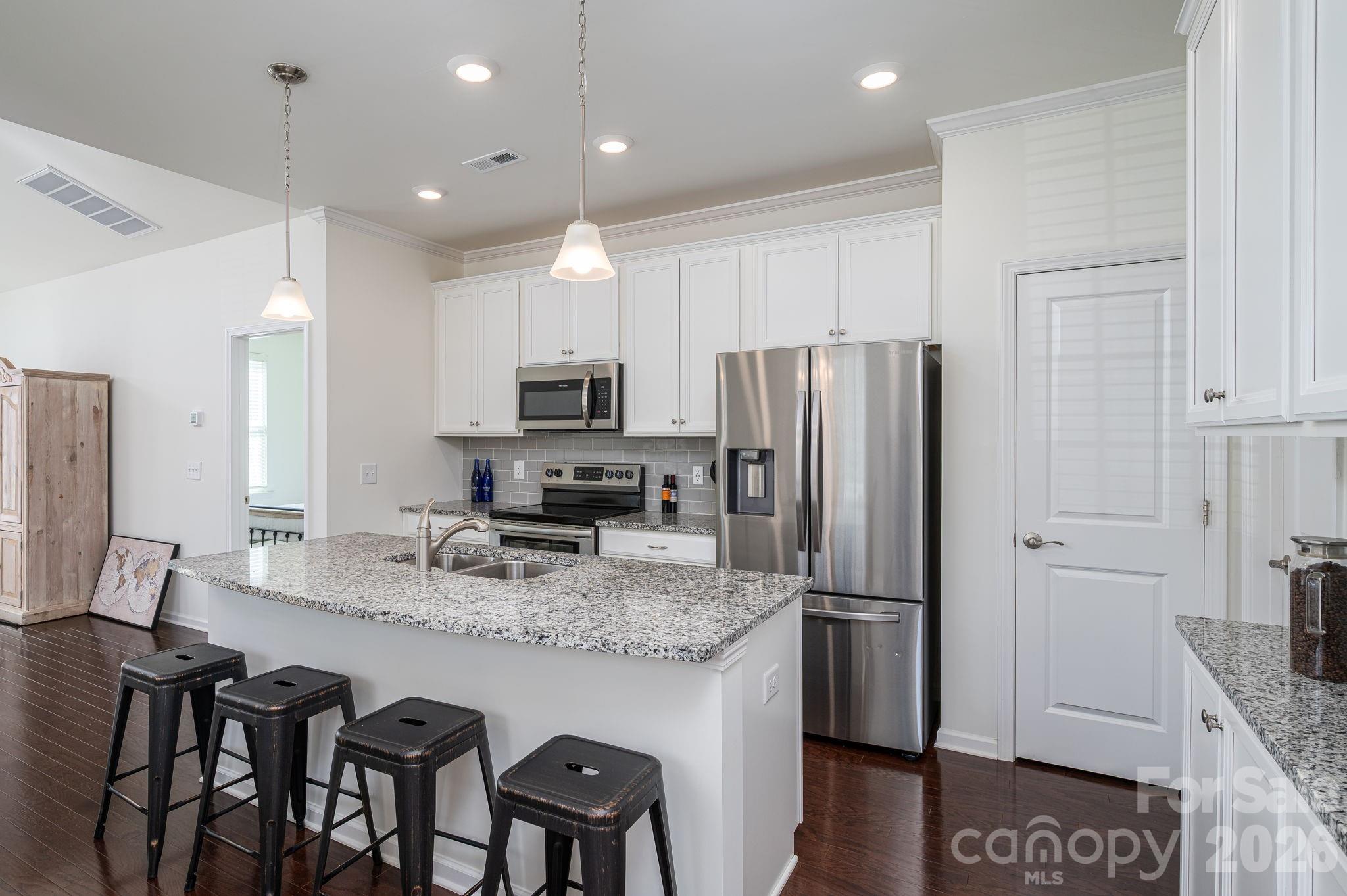 780 River Park Road — Belmont