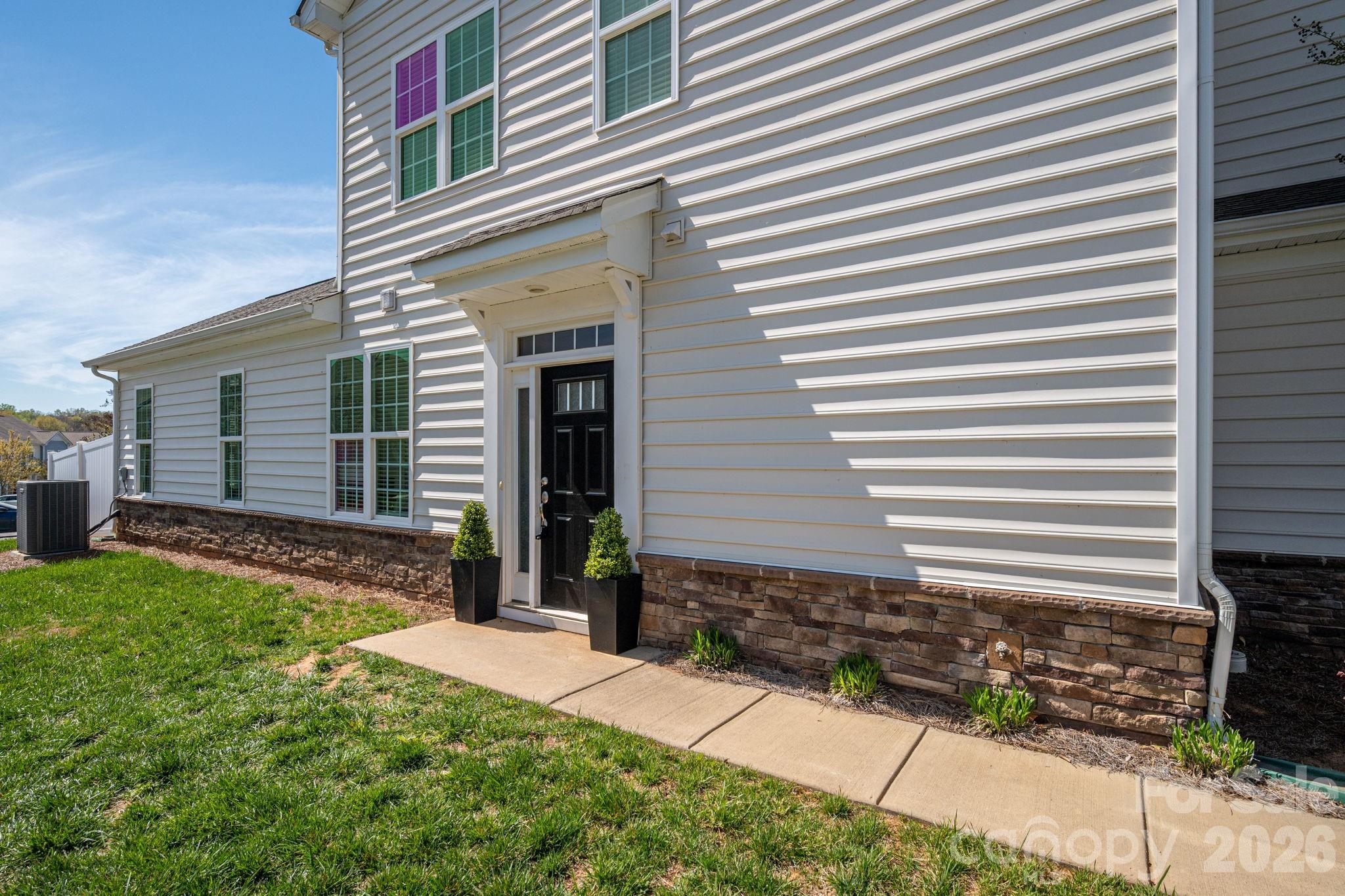 780 River Park Road — Belmont