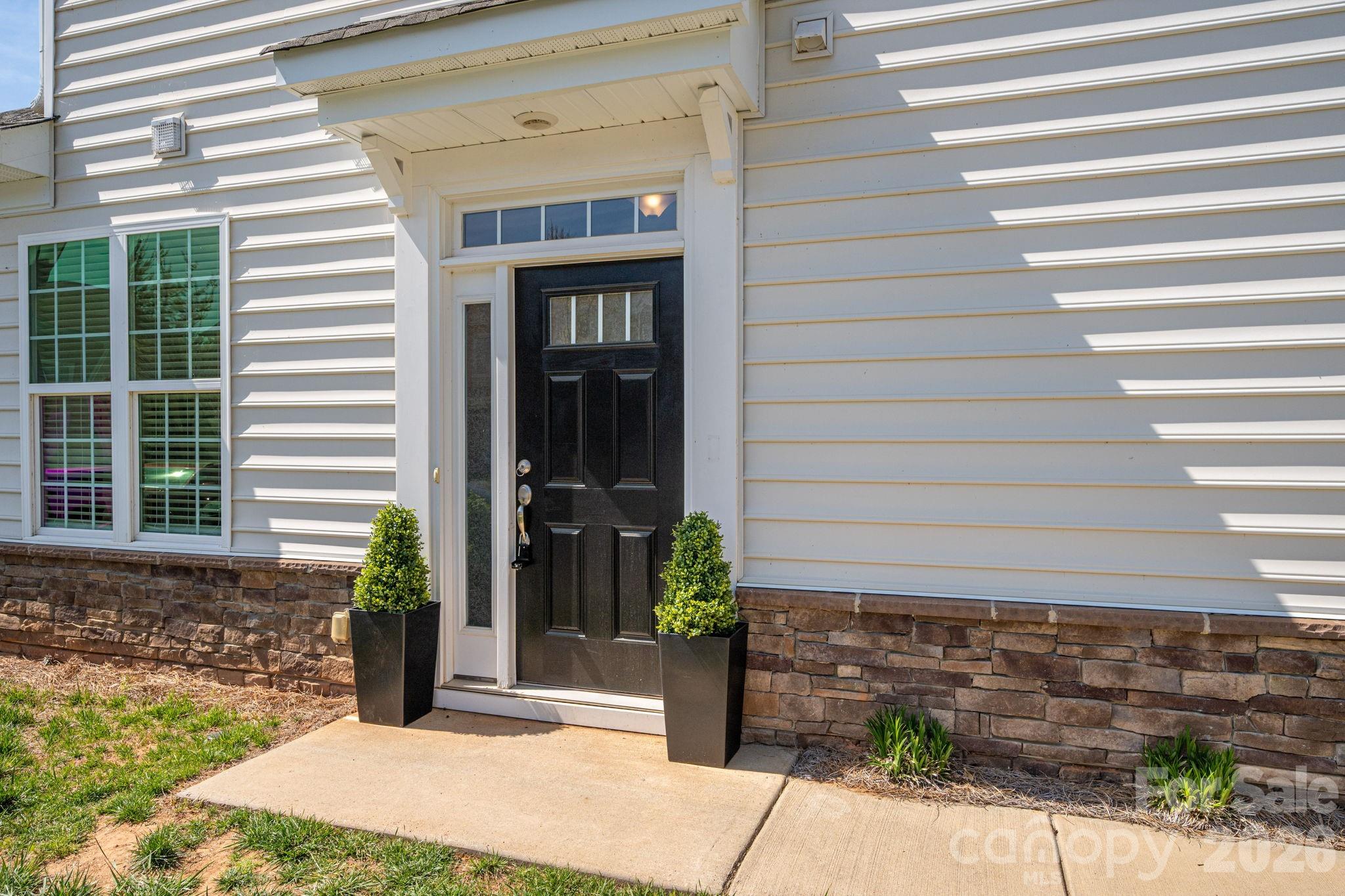 780 River Park Road — Belmont