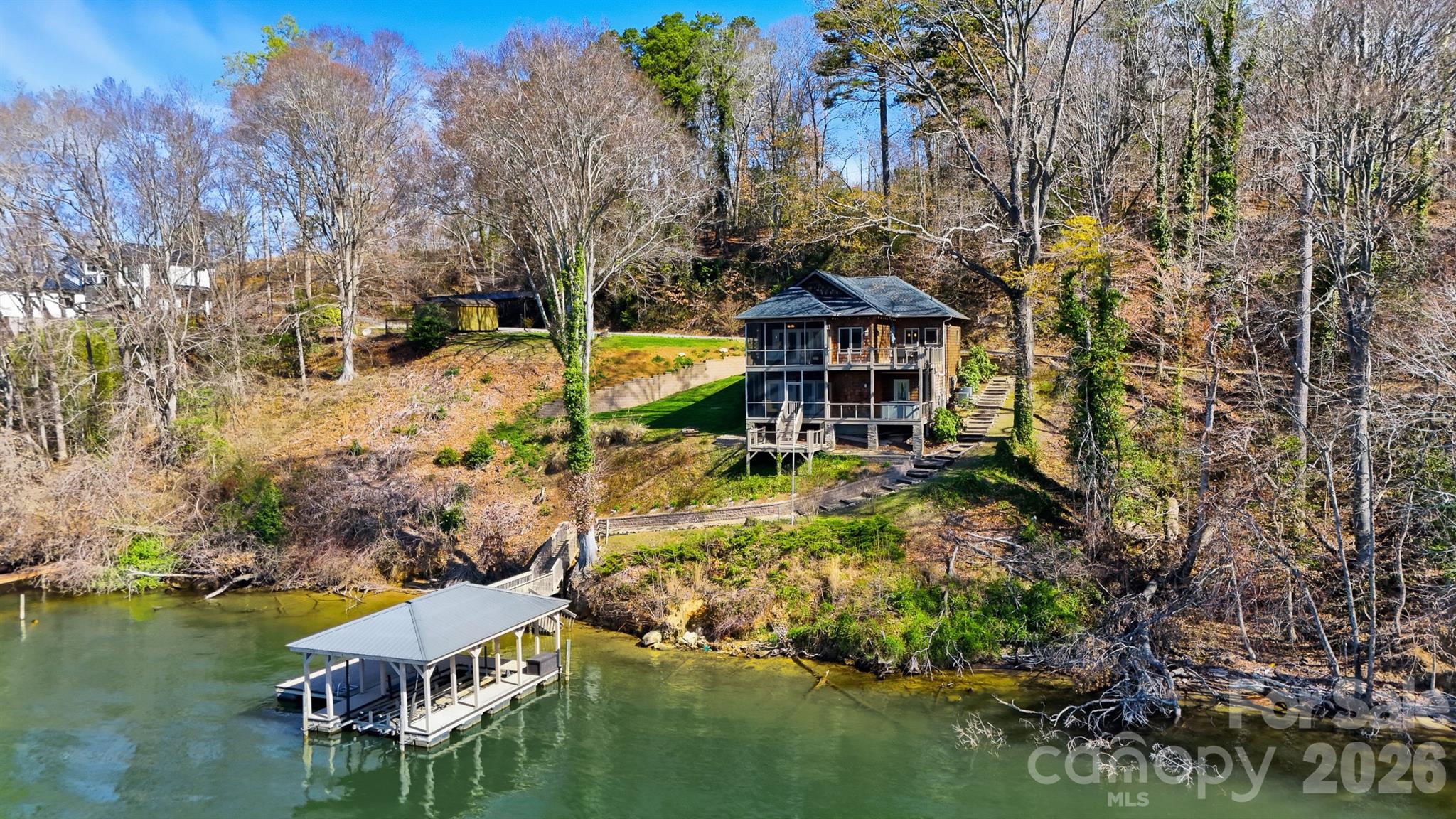 152 Bridge Pointe Lane — Hickory
