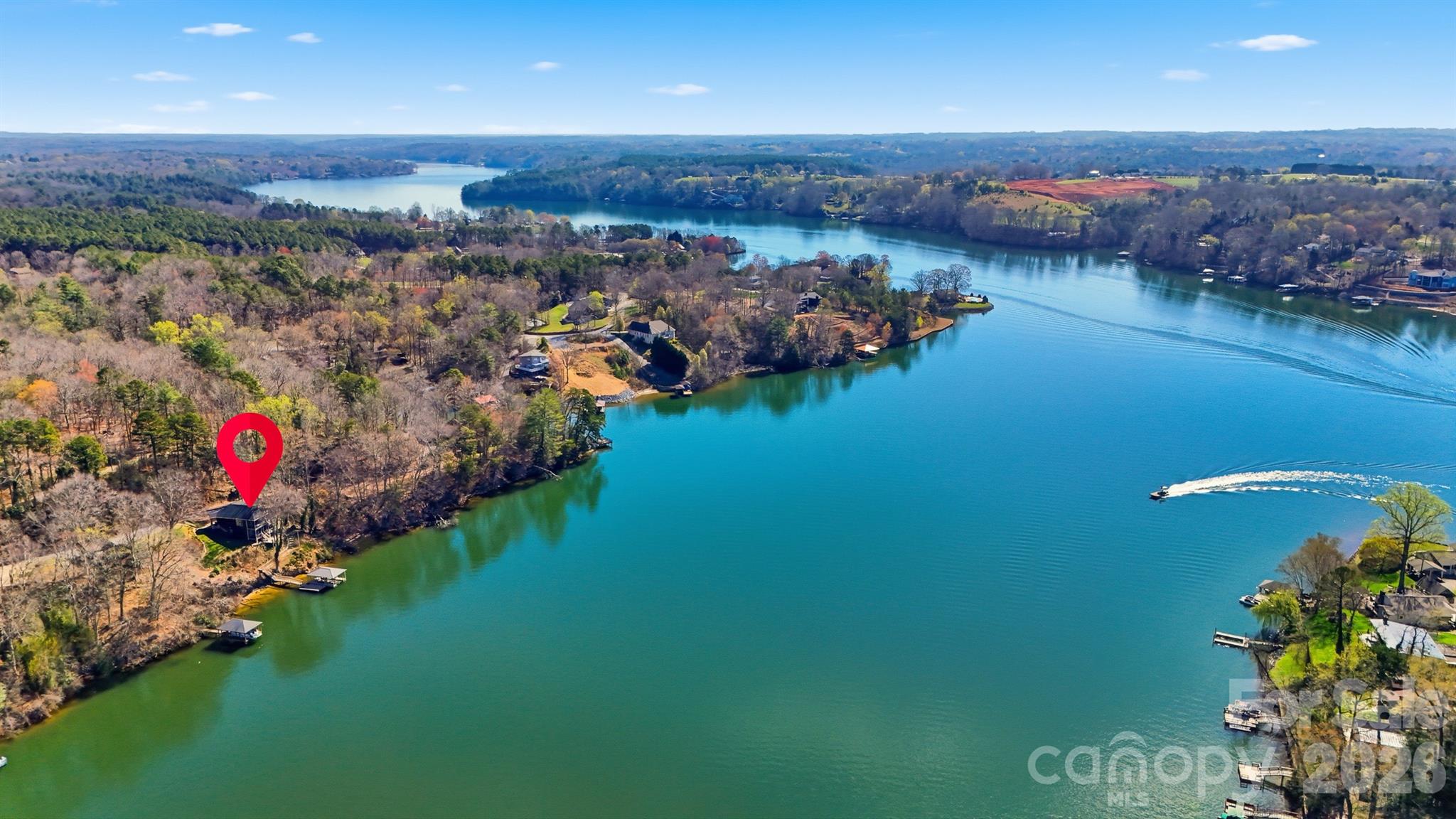152 Bridge Pointe Lane — Hickory
