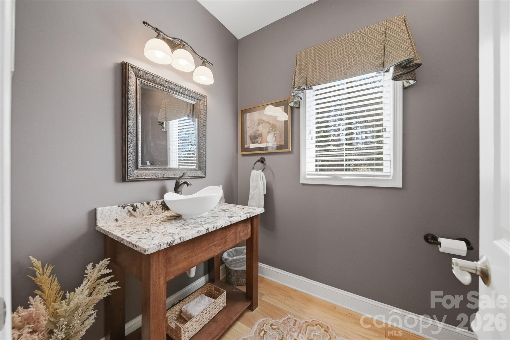 152 Bridge Pointe Lane — Hickory