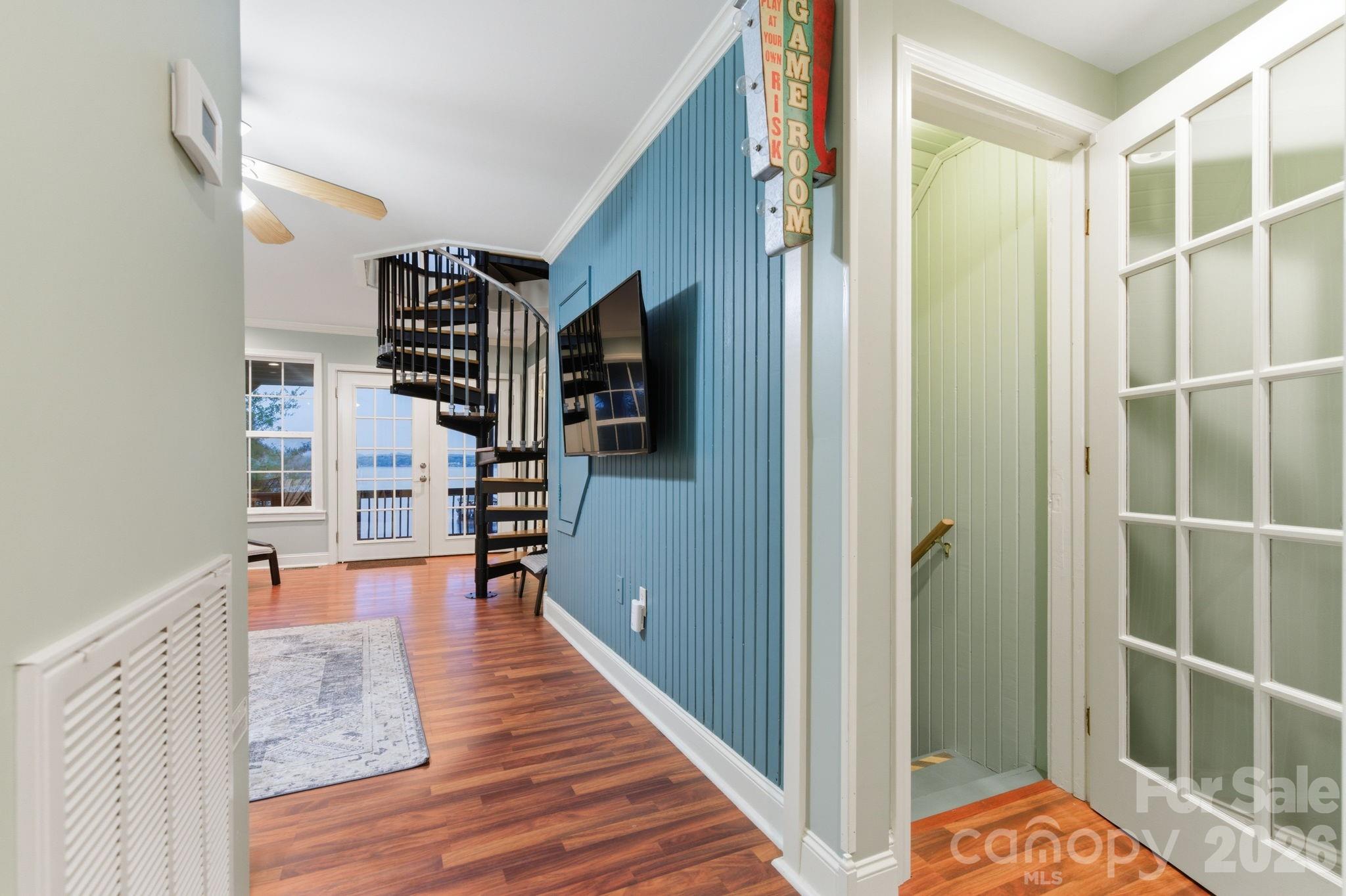 547 Lake Shore Drive — Norwood