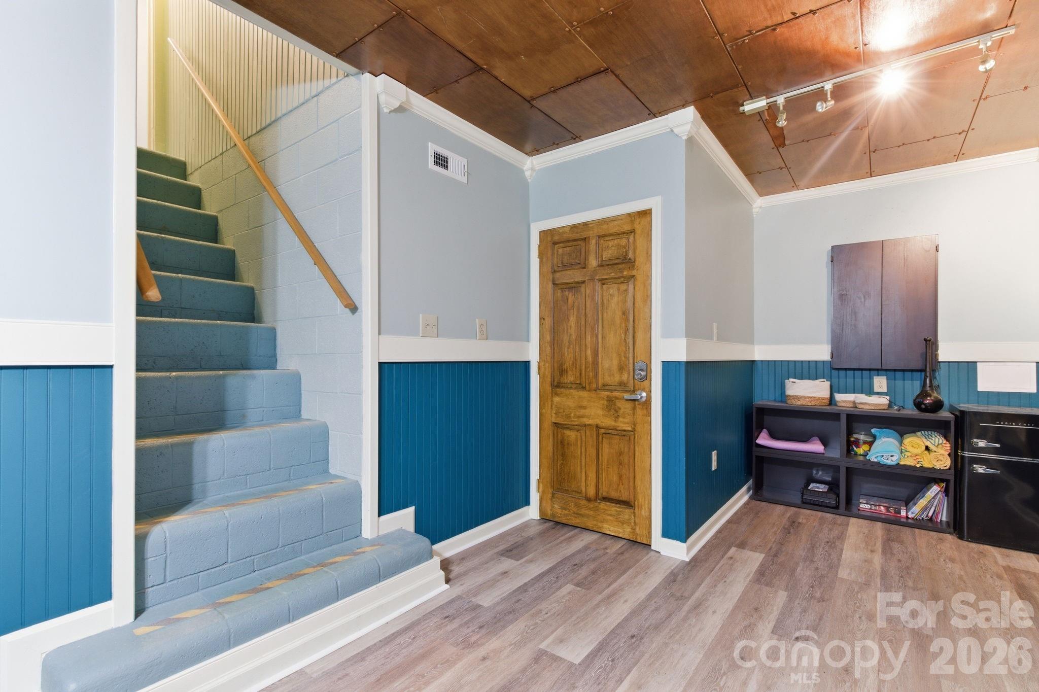 547 Lake Shore Drive — Norwood
