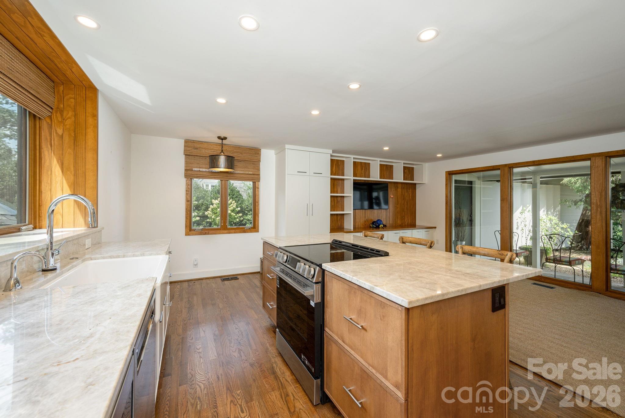 28 Forest Road — Asheville