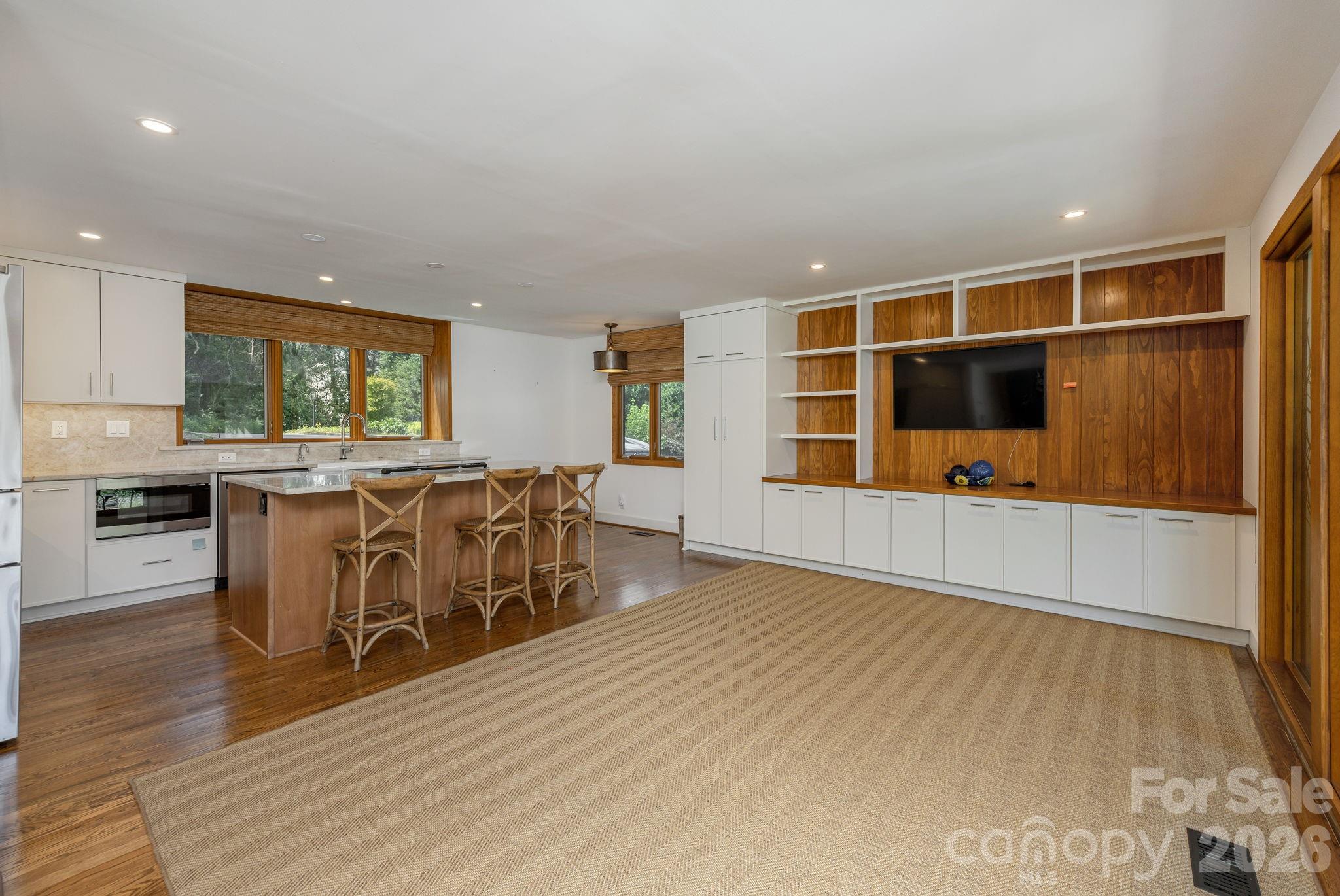 28 Forest Road — Asheville