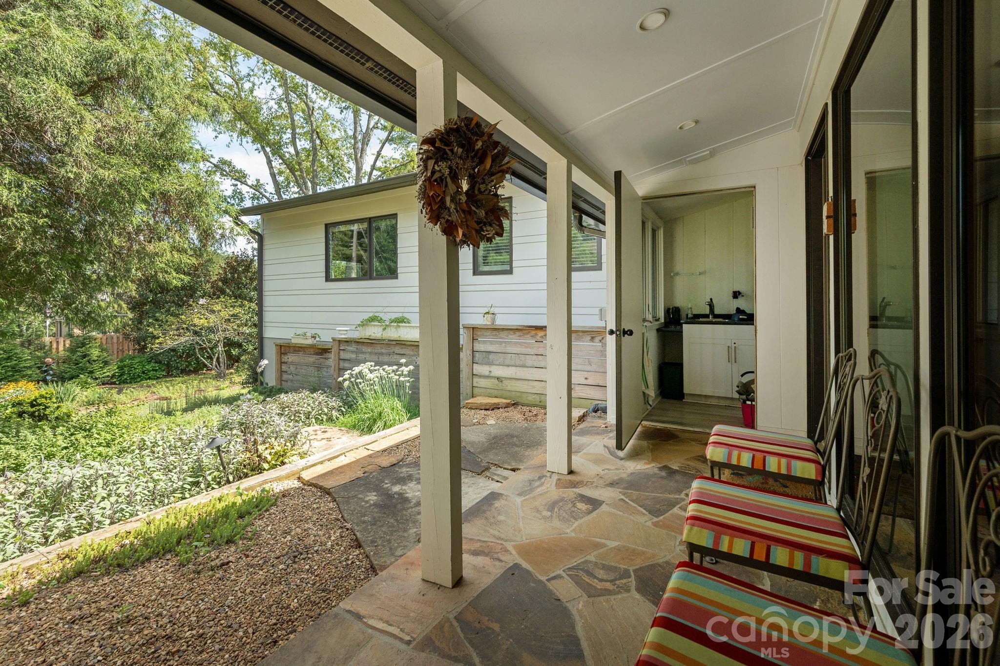 28 Forest Road — Asheville