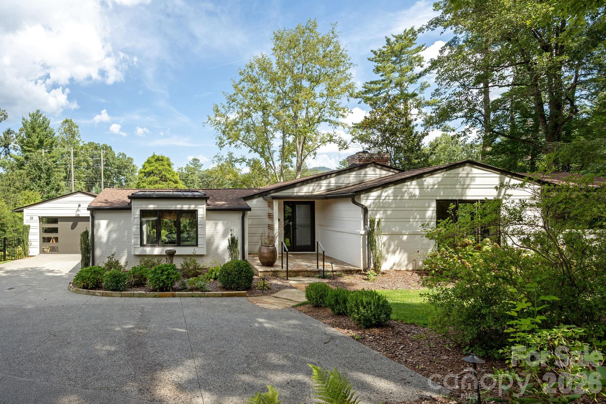 28 Forest Road — Asheville