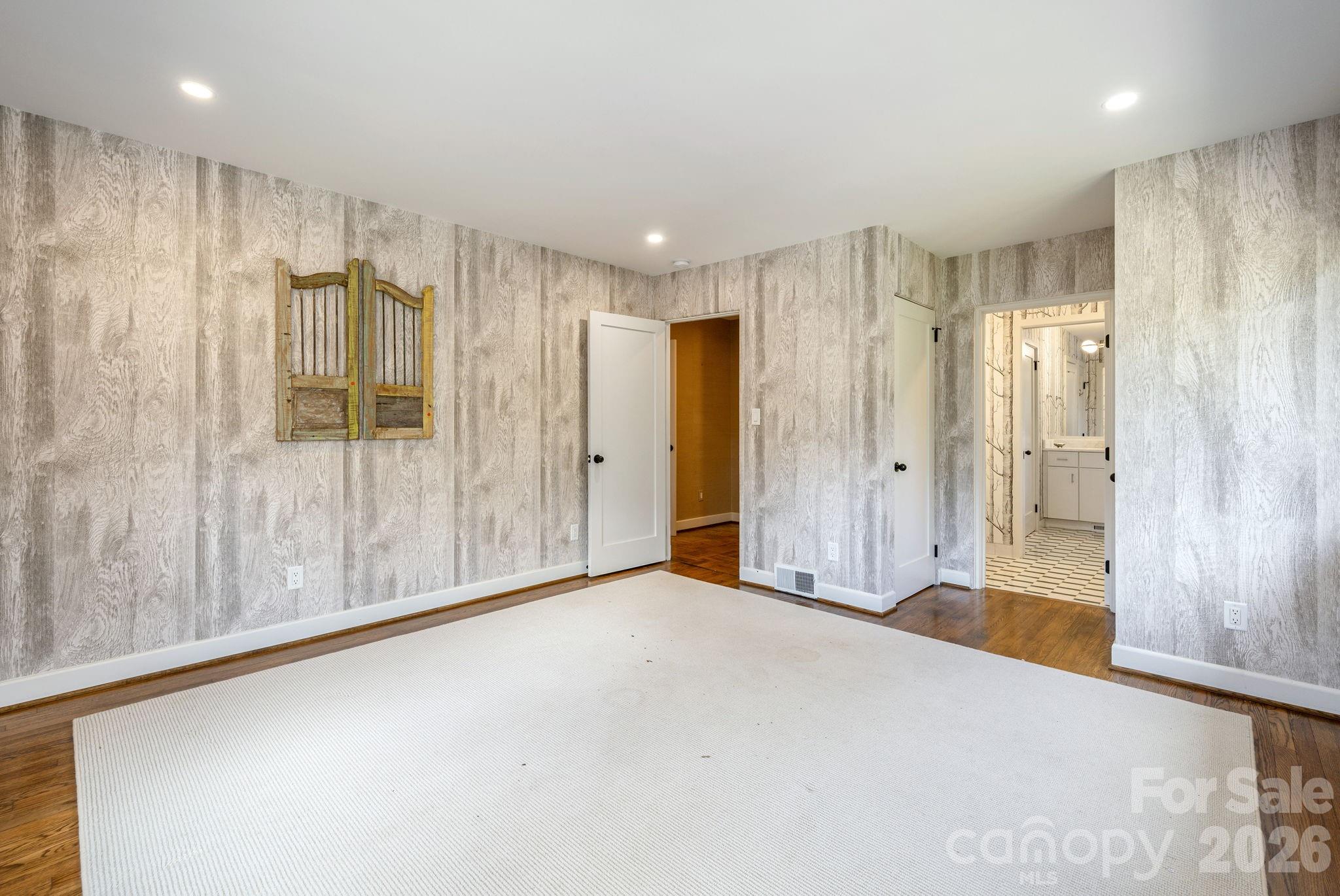 28 Forest Road — Asheville