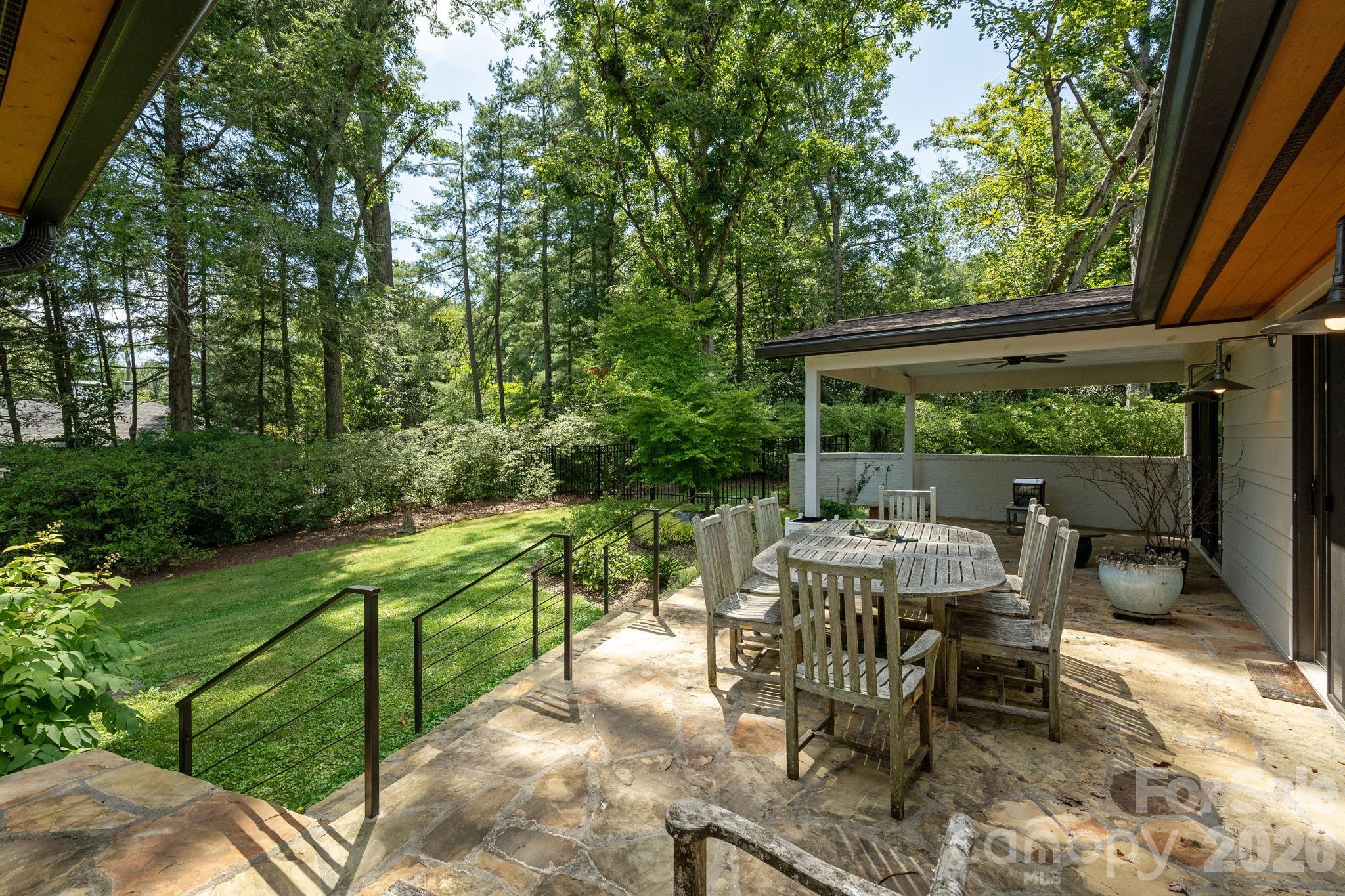 28 Forest Road — Asheville