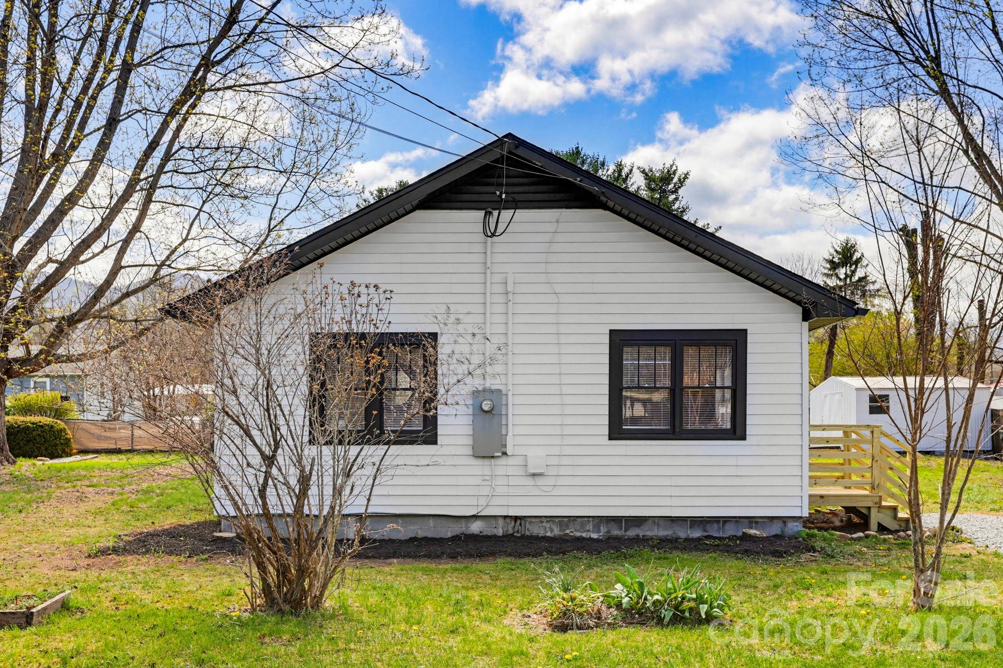 26 Francis Street — Waynesville