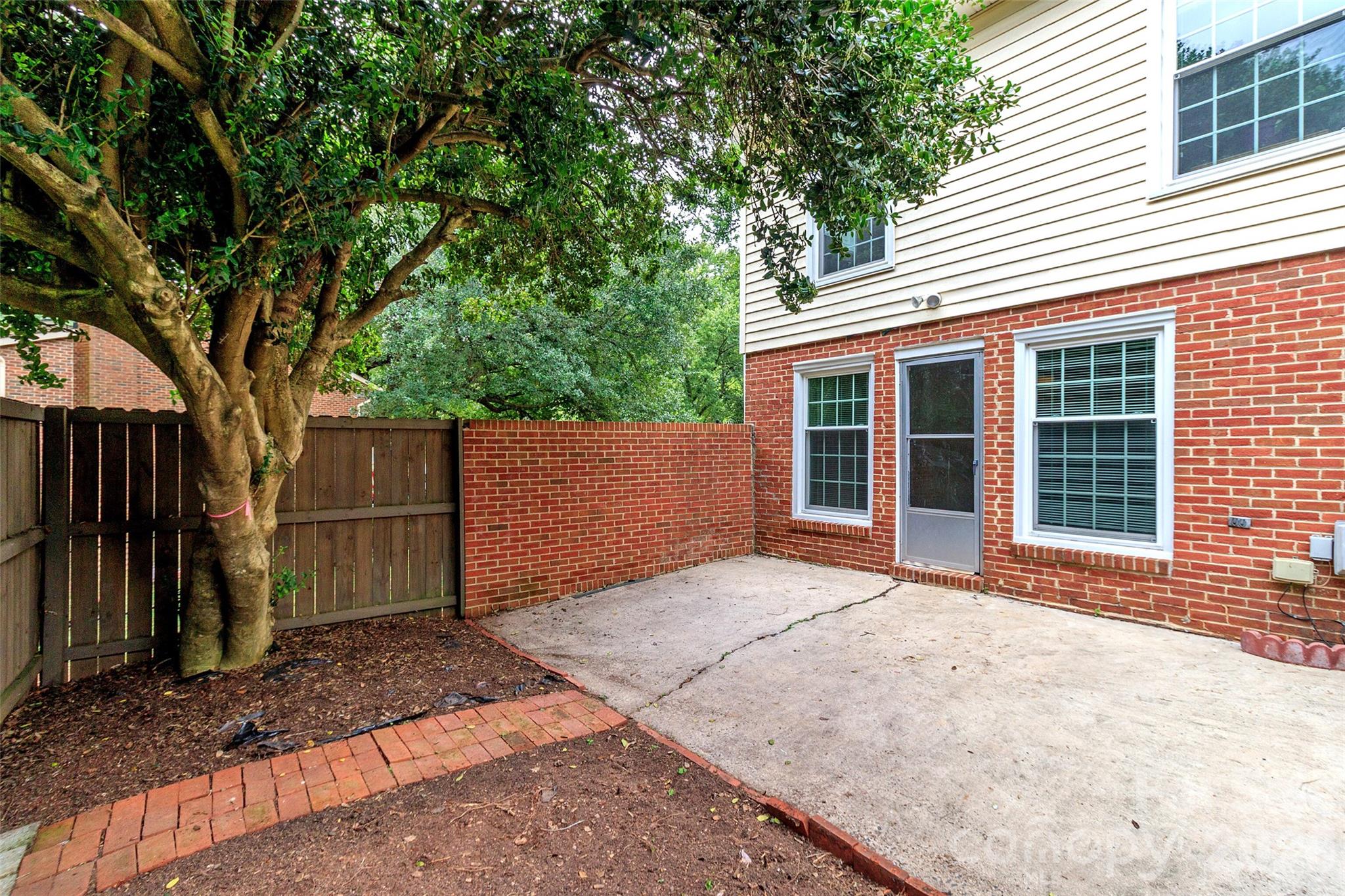 8300 Knights Bridge Road — Charlotte