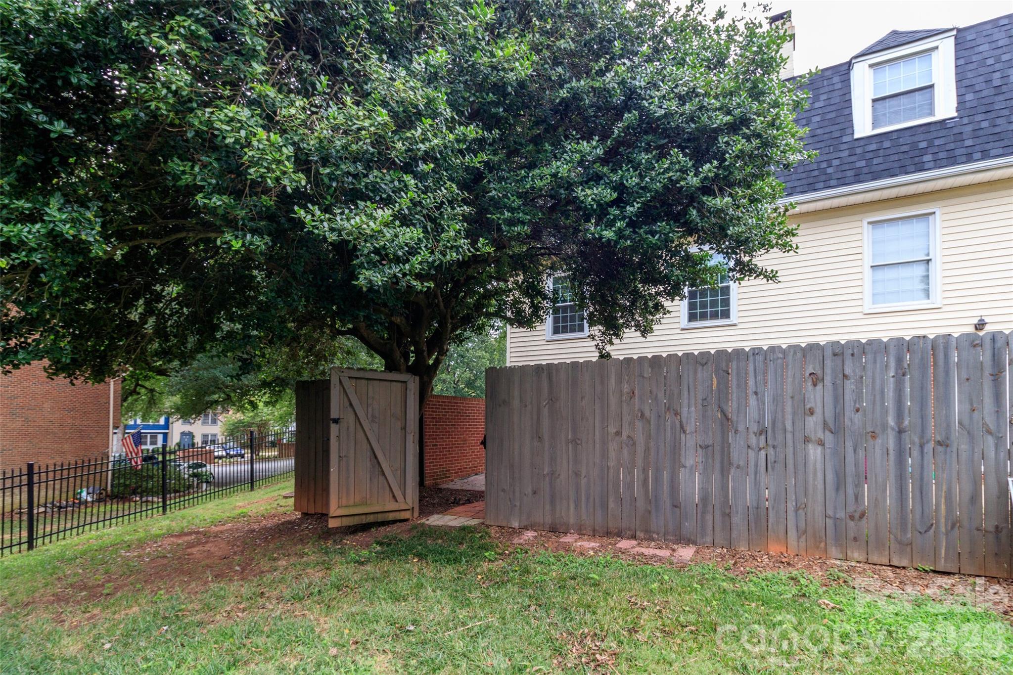8300 Knights Bridge Road — Charlotte