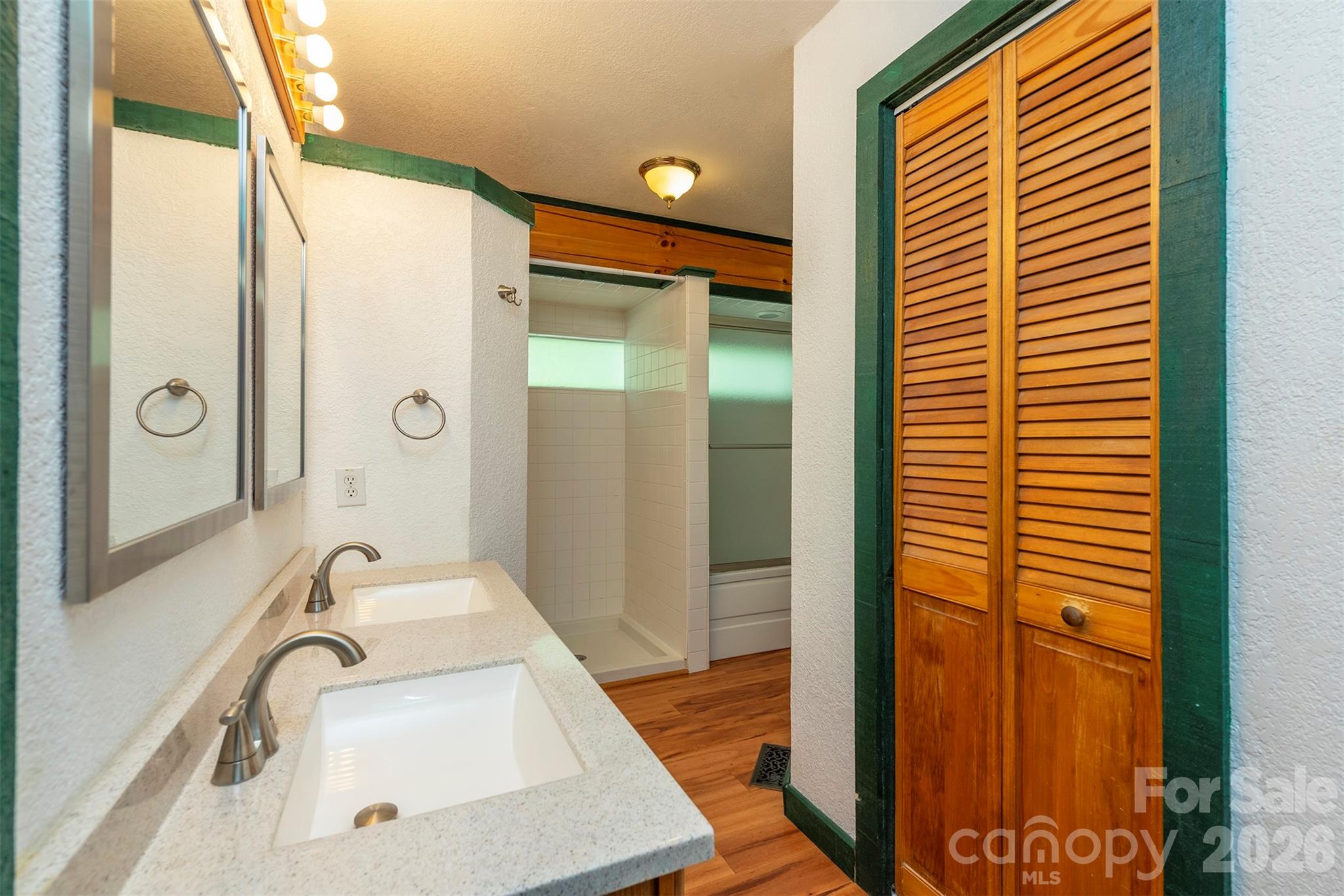 196 Friar Tuck Lane — Maggie Valley