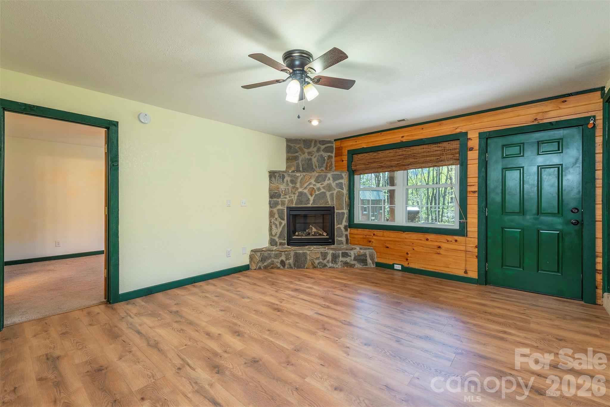 196 Friar Tuck Lane — Maggie Valley