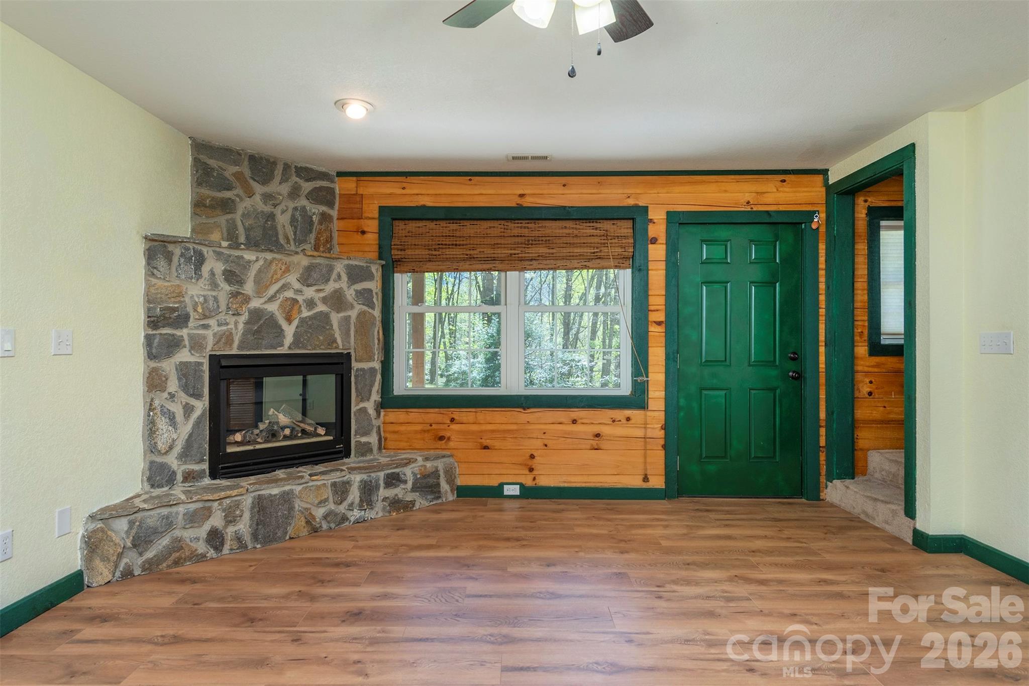 196 Friar Tuck Lane — Maggie Valley