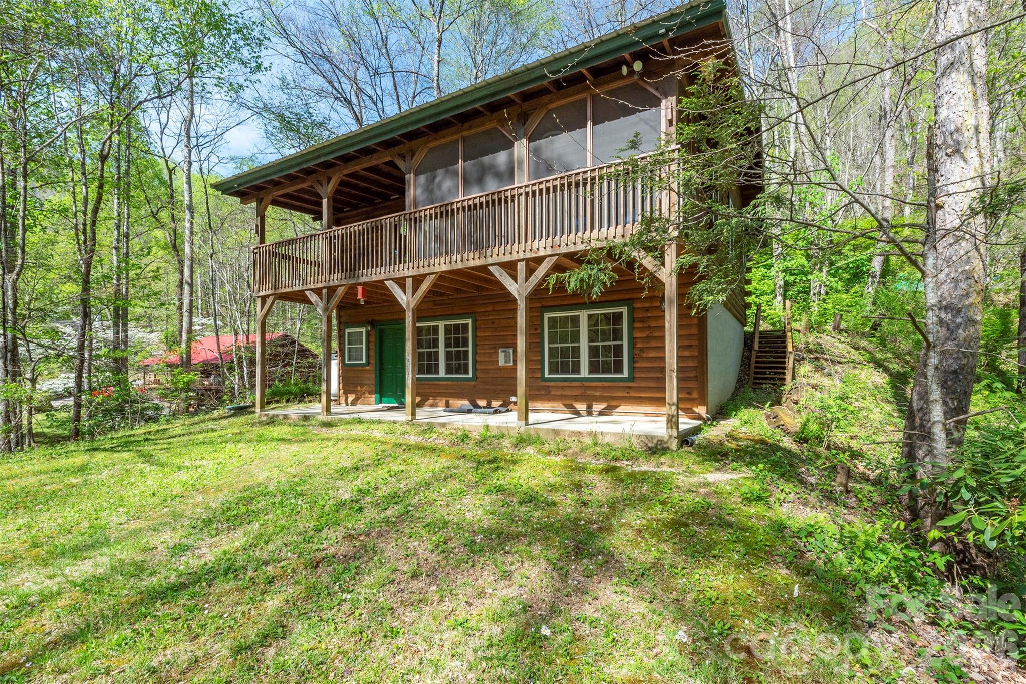 196 Friar Tuck Lane — Maggie Valley