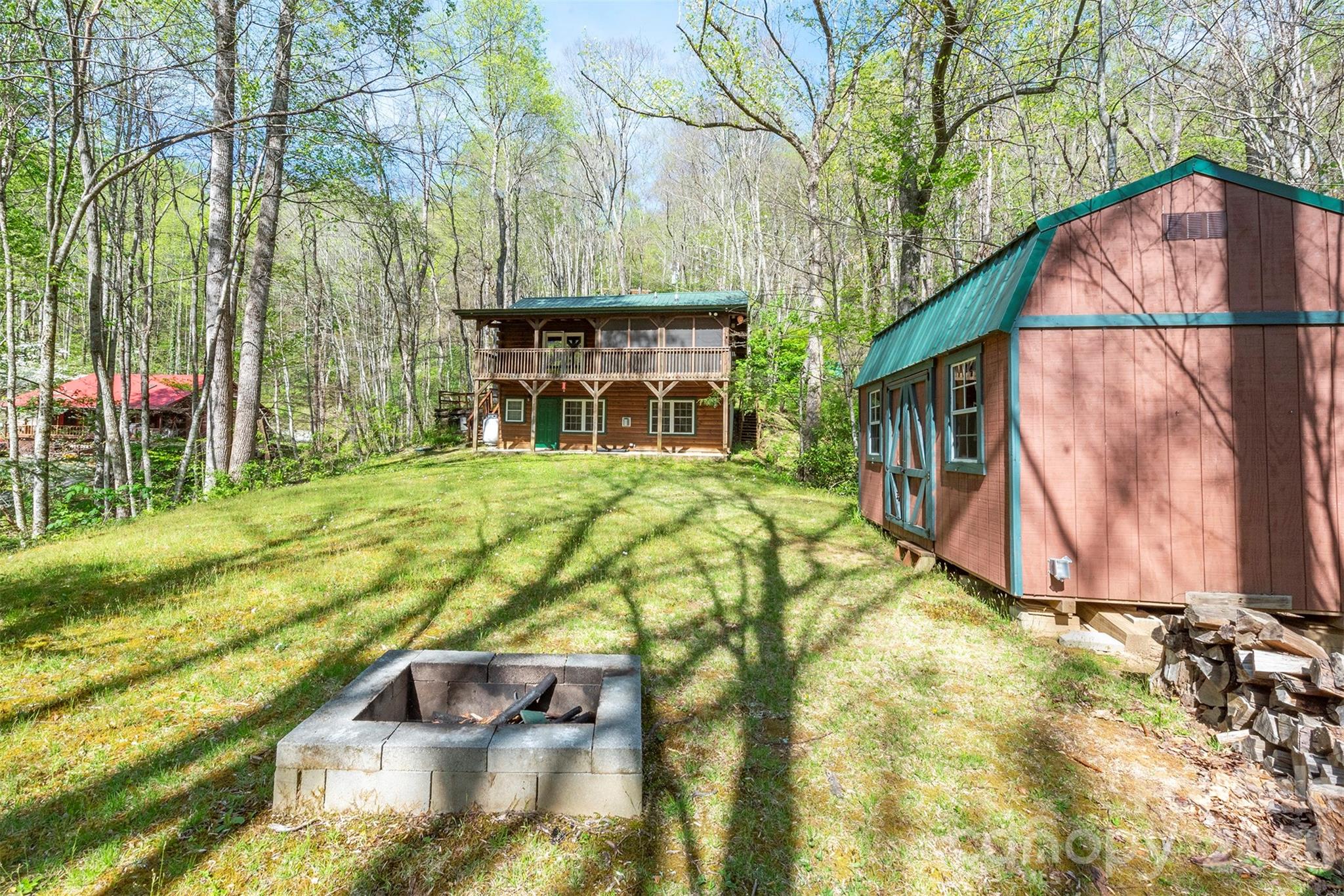 196 Friar Tuck Lane — Maggie Valley