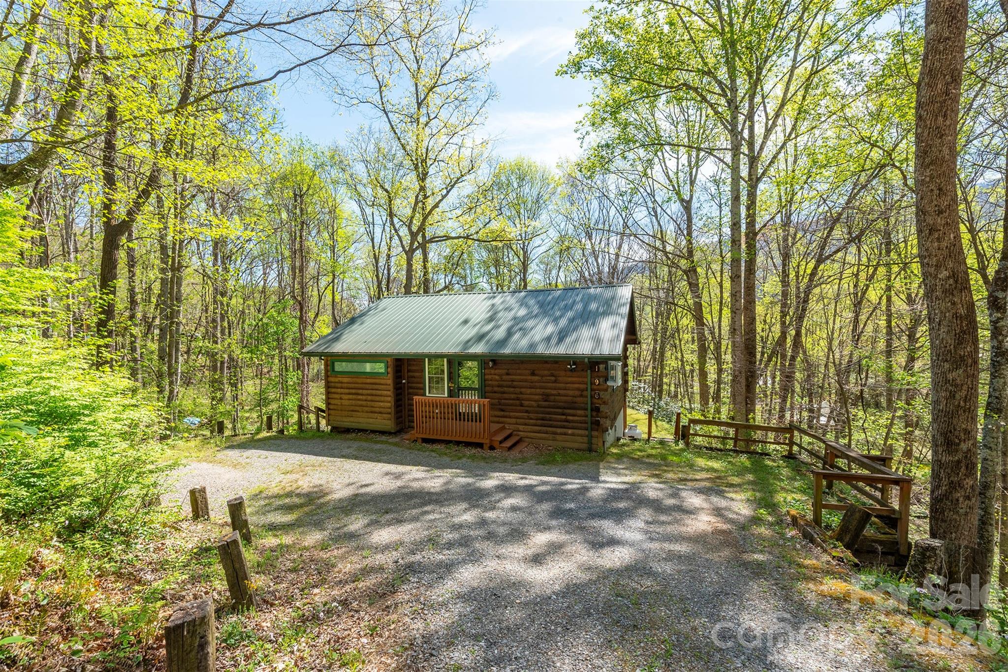 196 Friar Tuck Lane — Maggie Valley