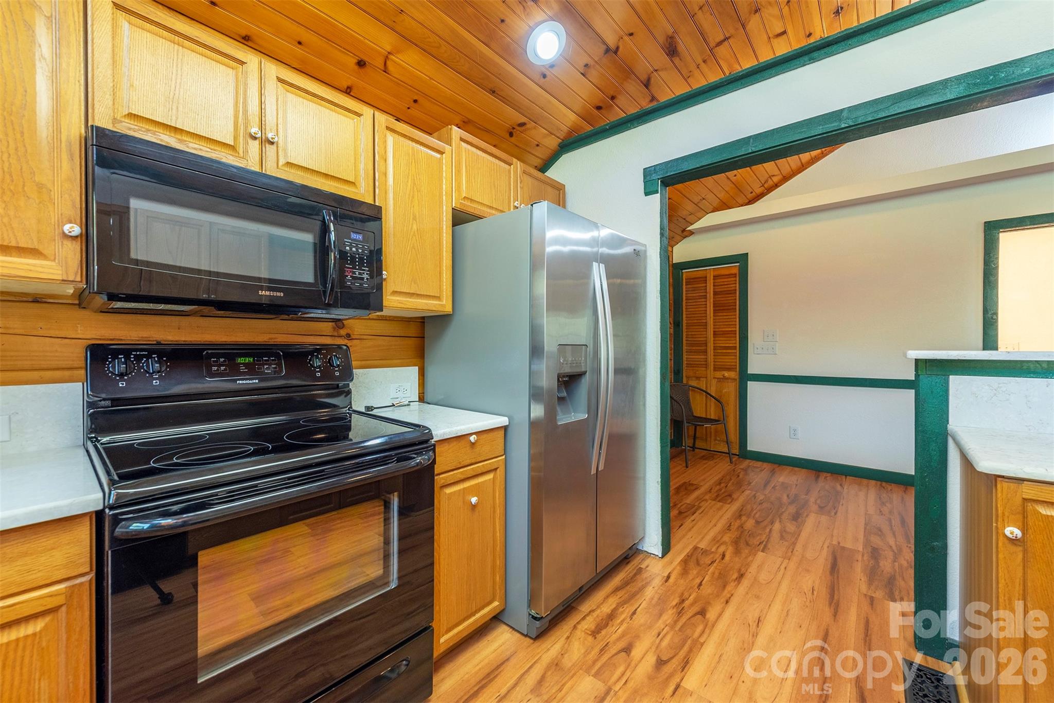 196 Friar Tuck Lane — Maggie Valley