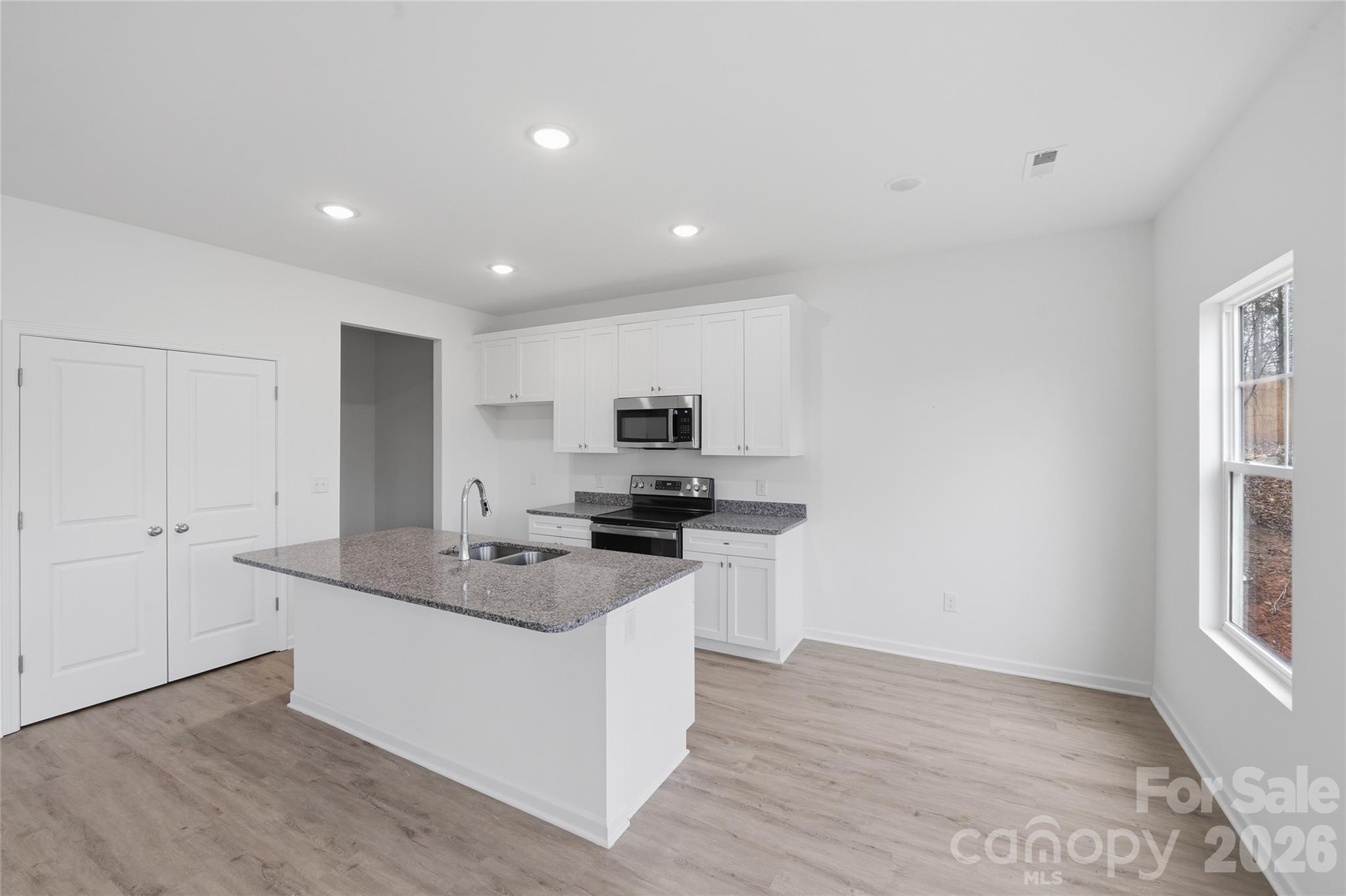 1325 Western Hills Lane — Vale