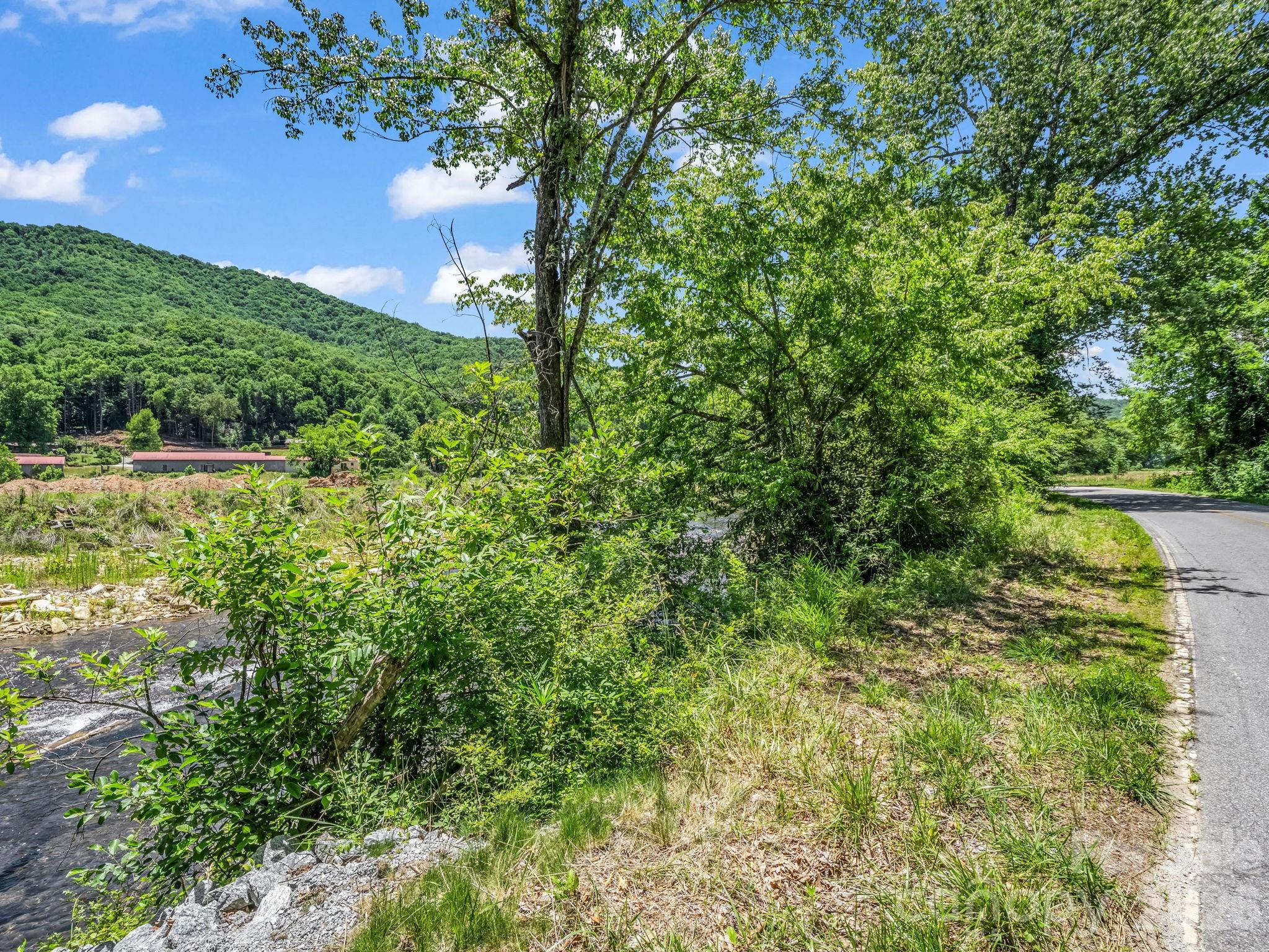 144 Old Homeplace Lane — Mills River