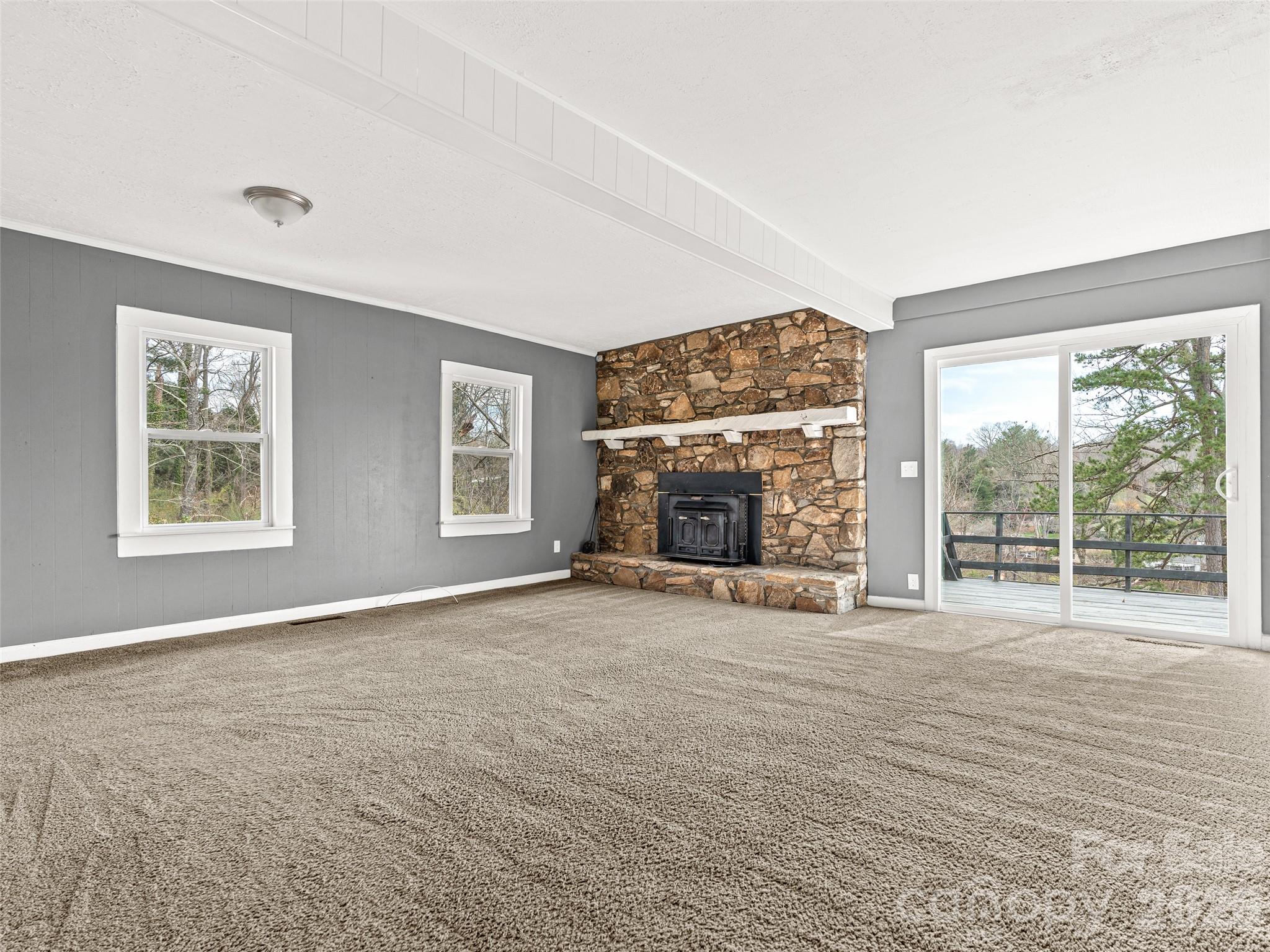 15 Woodbine Road — Asheville