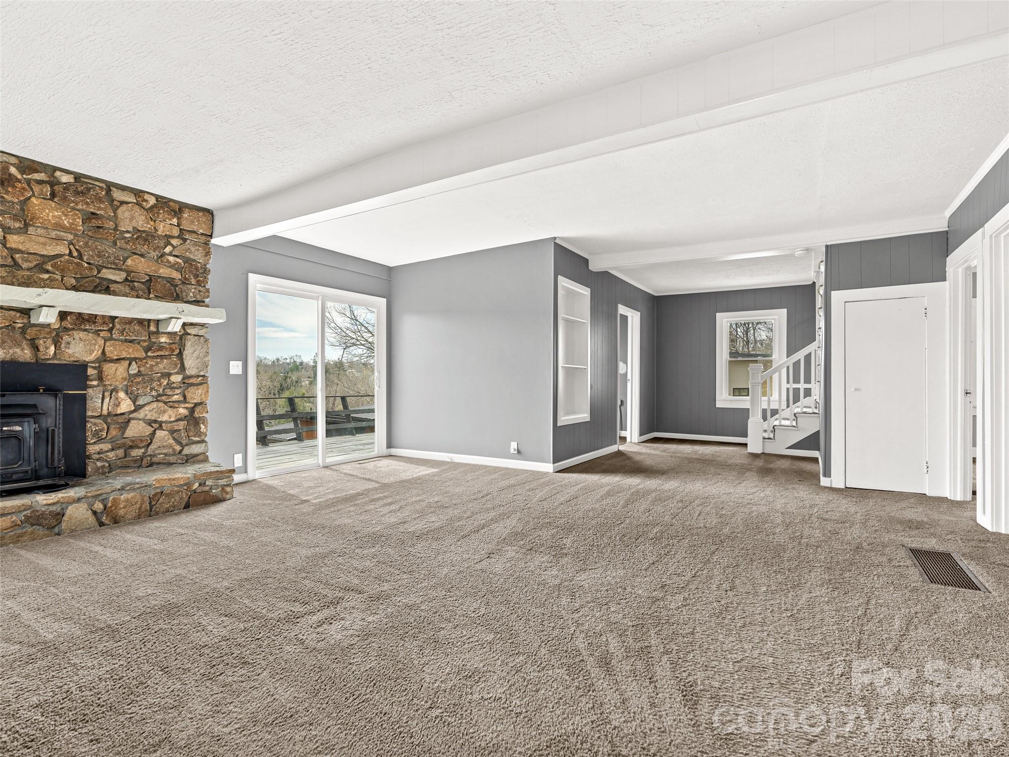15 Woodbine Road — Asheville