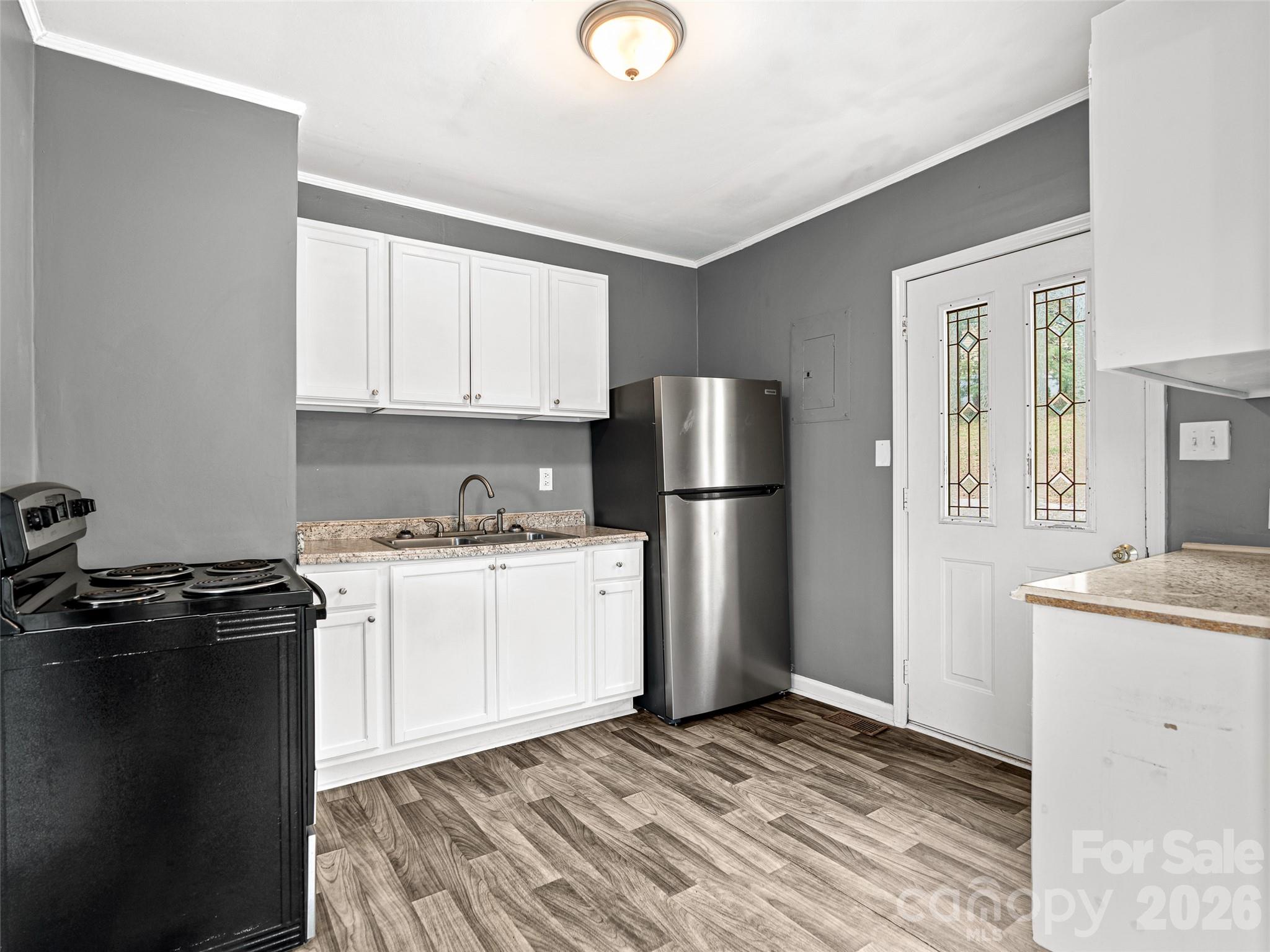 15 Woodbine Road — Asheville