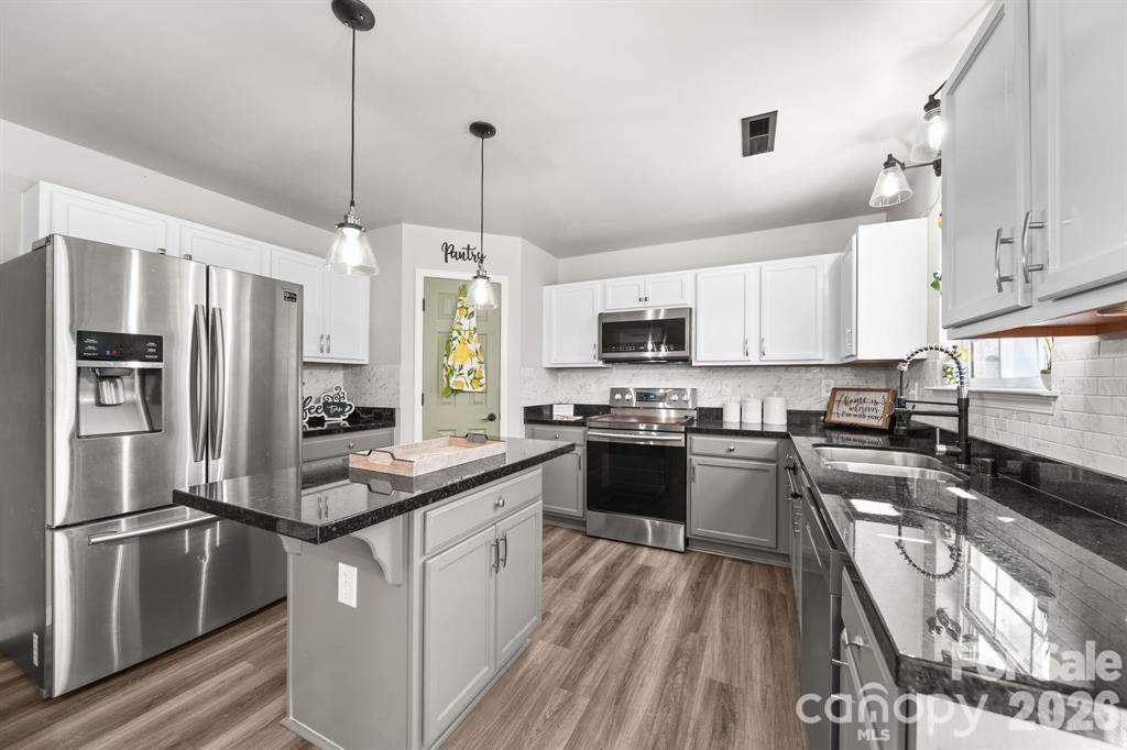 5207 Sunriver Road — Gastonia