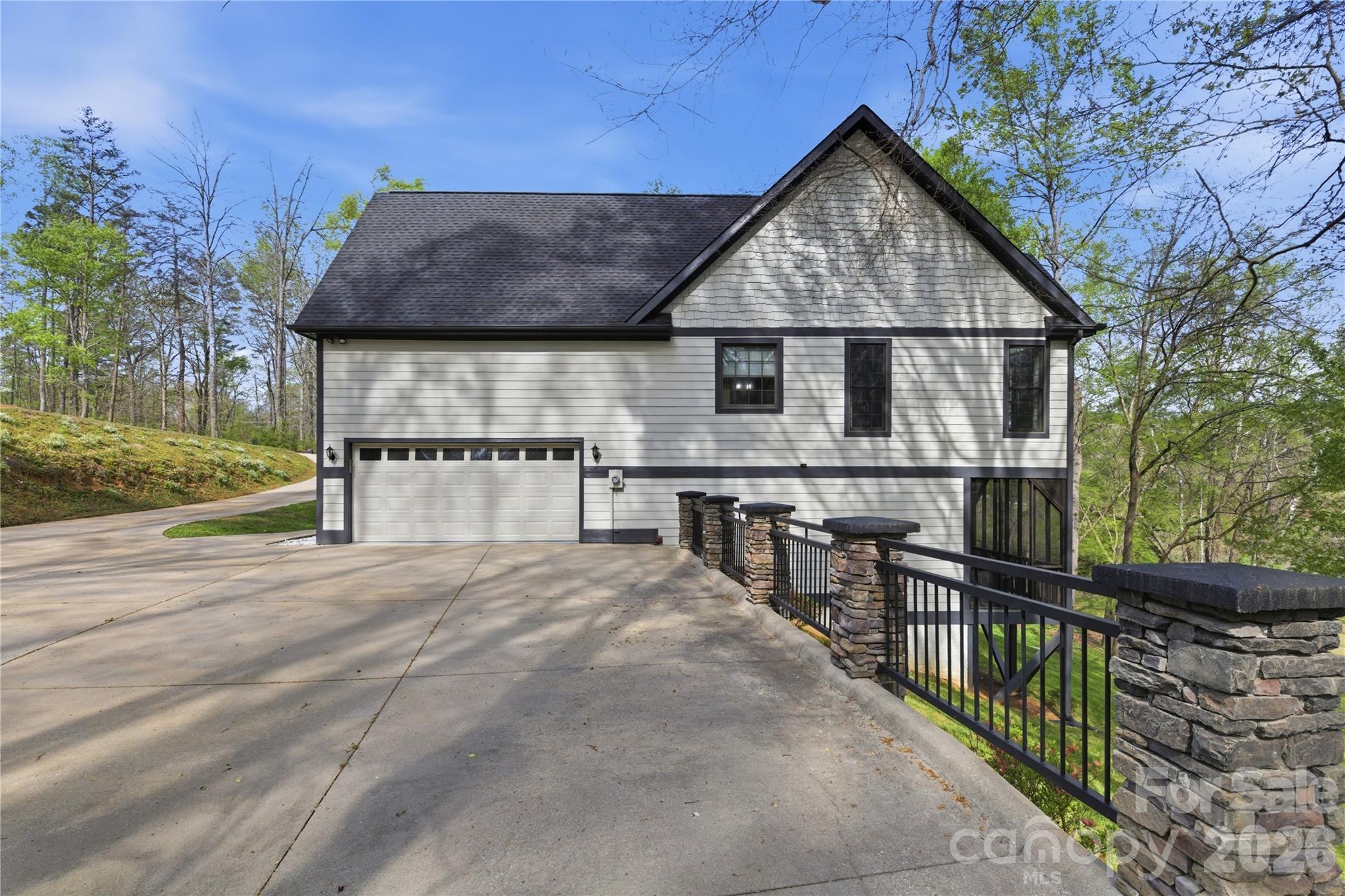 34 W Rambling Creek — Tryon