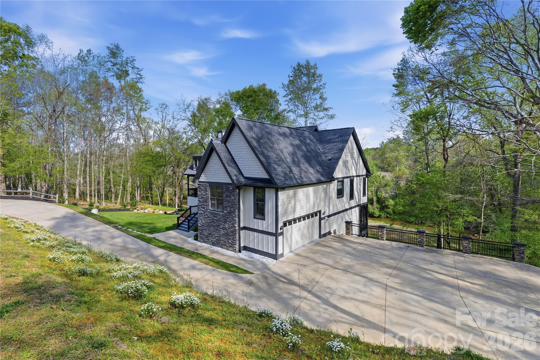 34 W Rambling Creek — Tryon