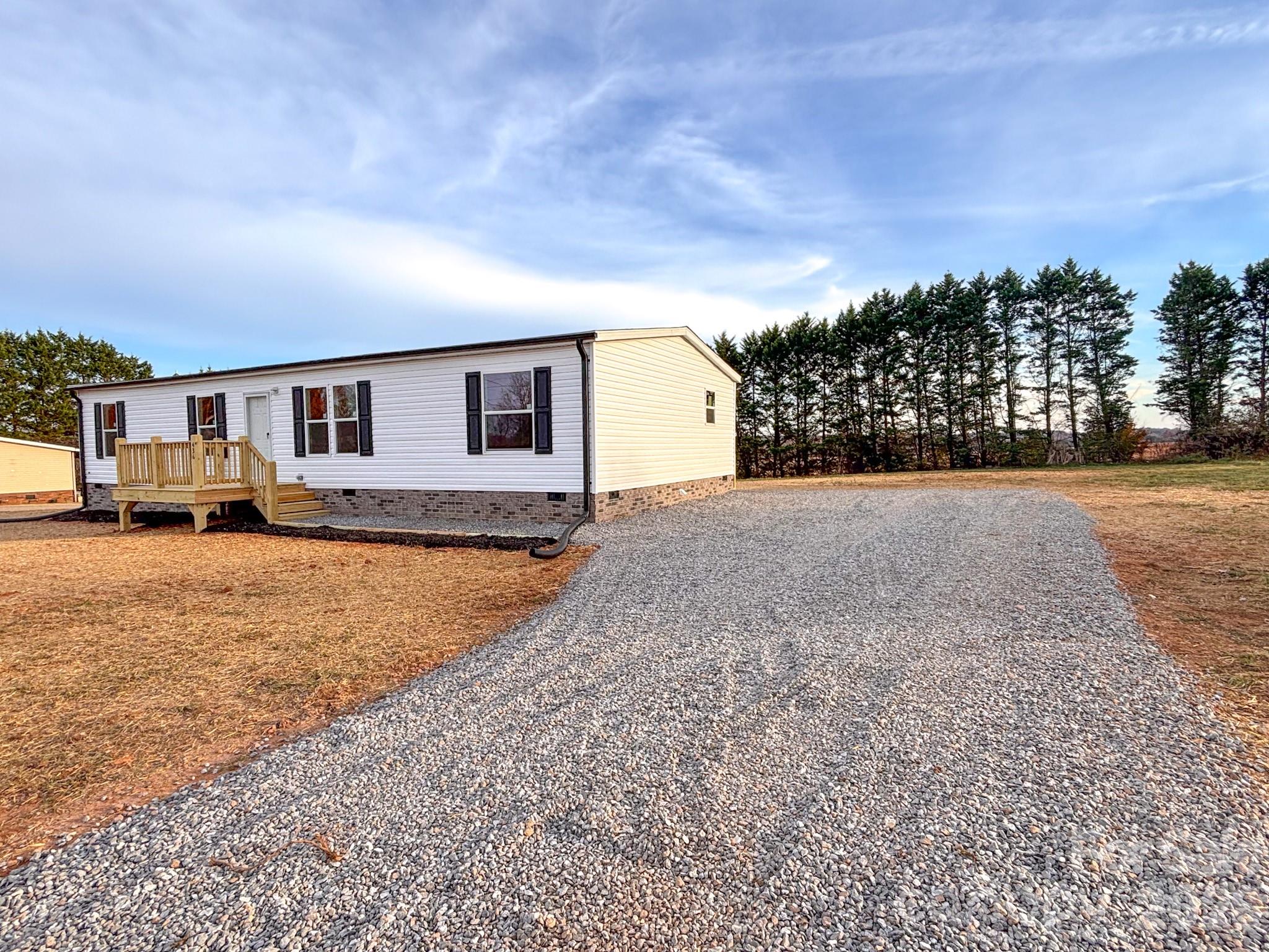 4277 Chinquapin Circle — Lenoir