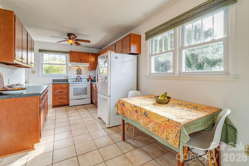 437 Onteora Boulevard — Asheville
