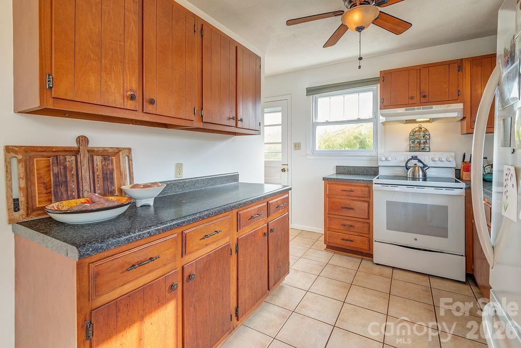 437 Onteora Boulevard — Asheville