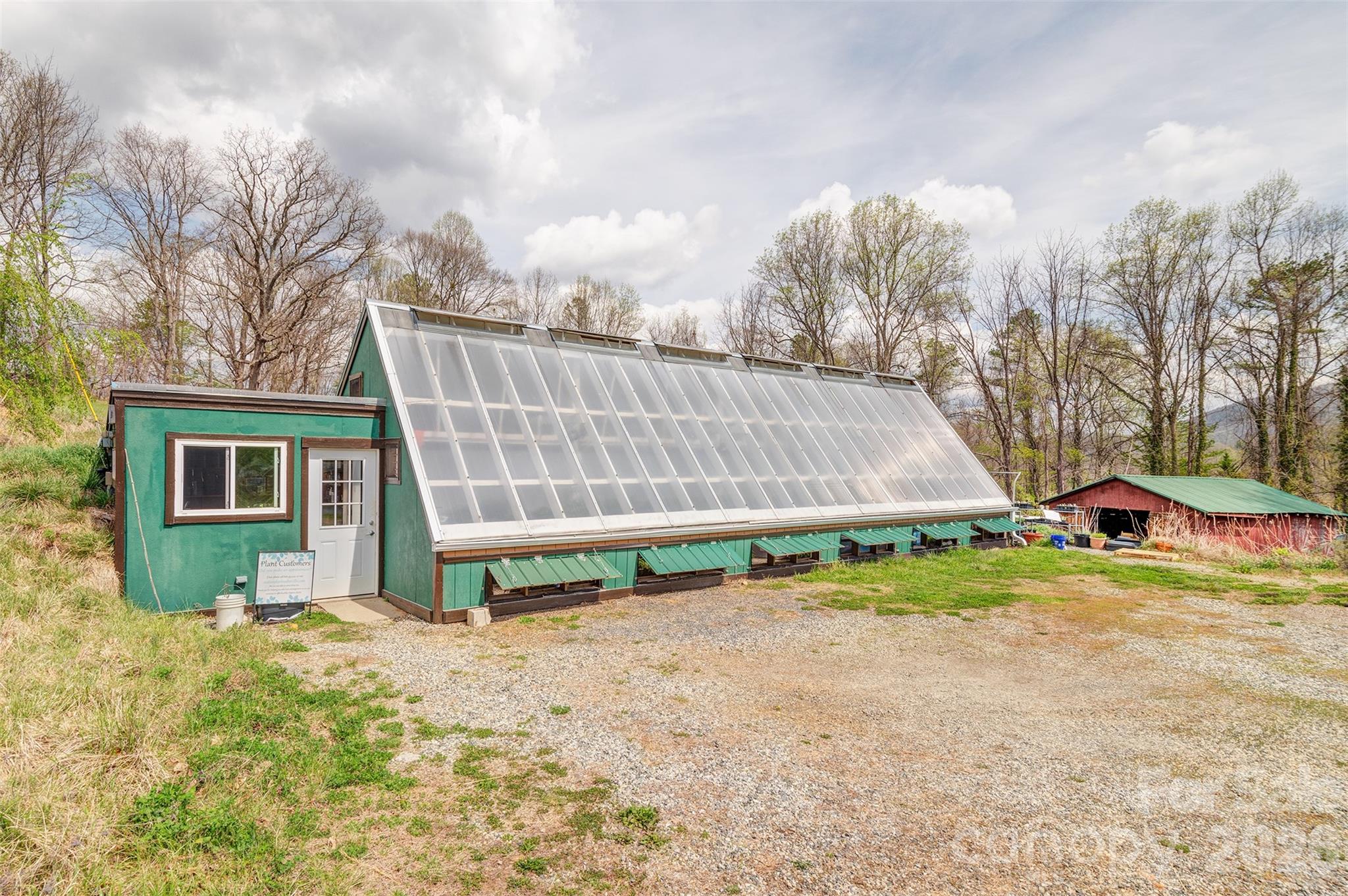 437 Onteora Boulevard — Asheville